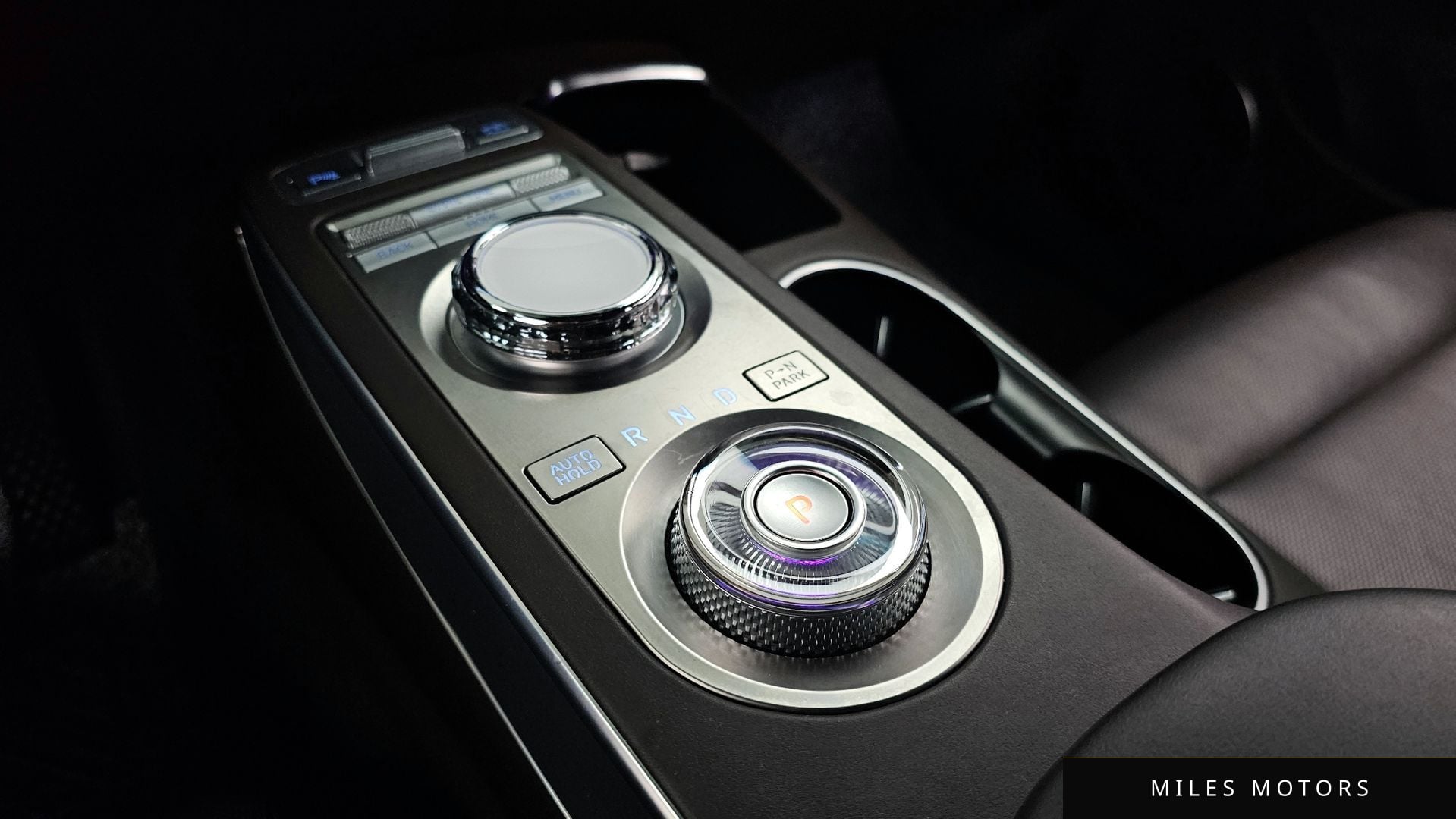 Genesis GV70 2021 — миниатюра 12