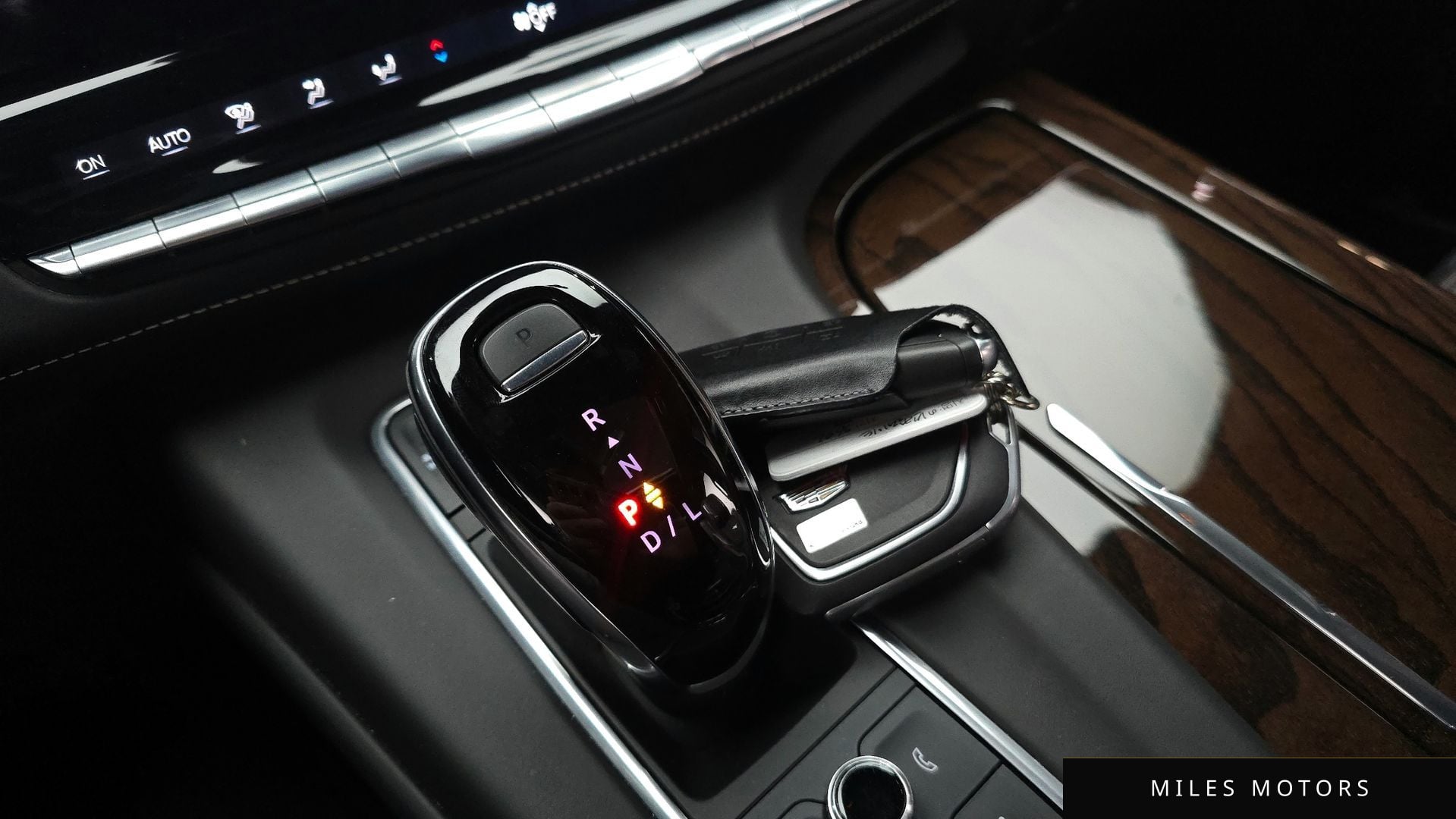 Cadillac Escalade 2021 — миниатюра 12