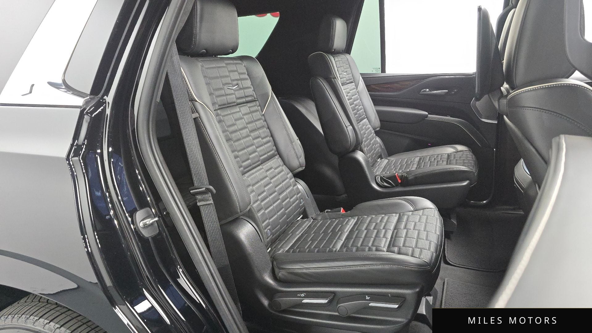 Cadillac Escalade 2021 — миниатюра 17