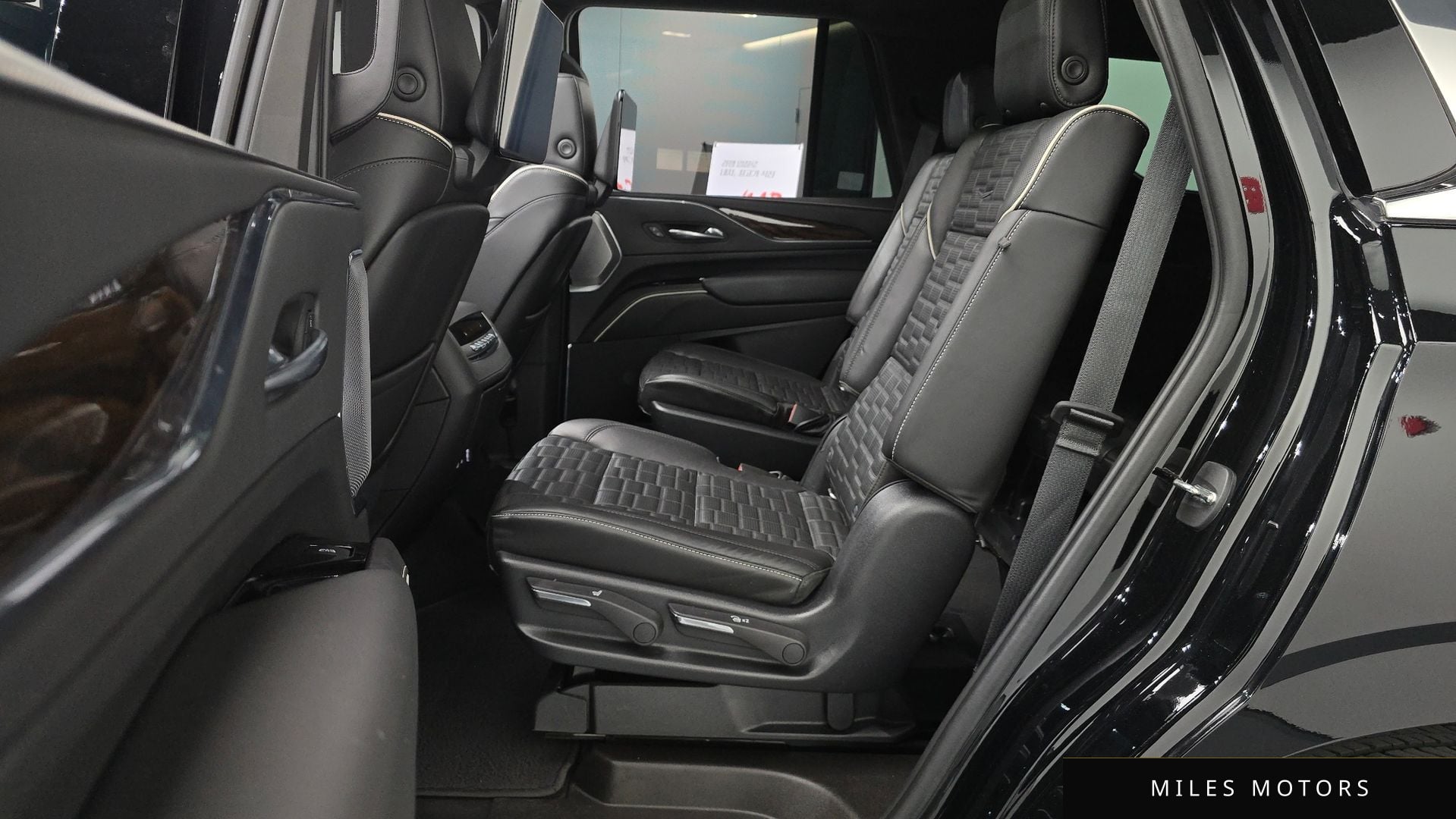 Cadillac Escalade 2021 — миниатюра 18