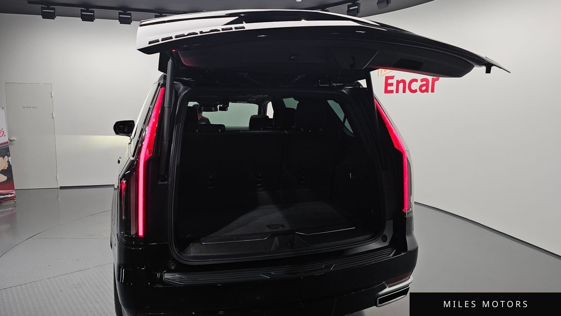 Cadillac Escalade 2021 — миниатюра 26