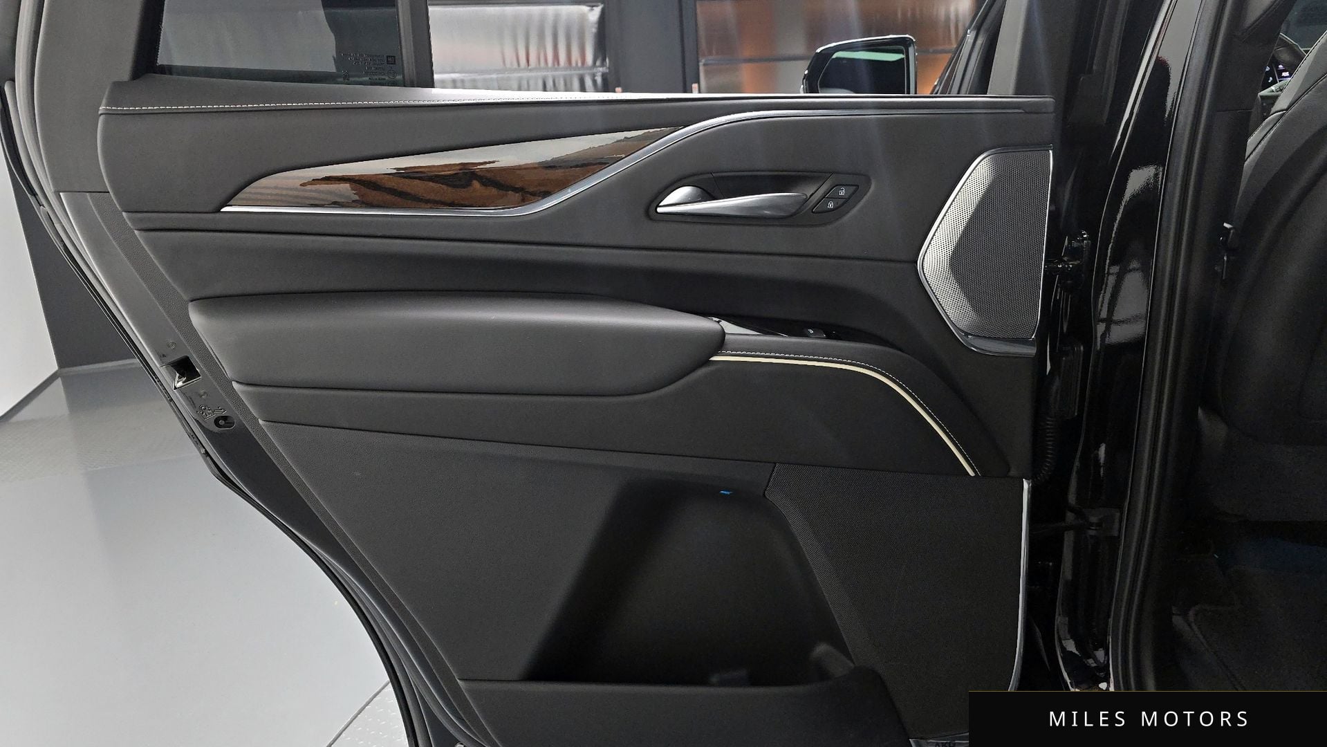 Cadillac Escalade 2021 — миниатюра 15