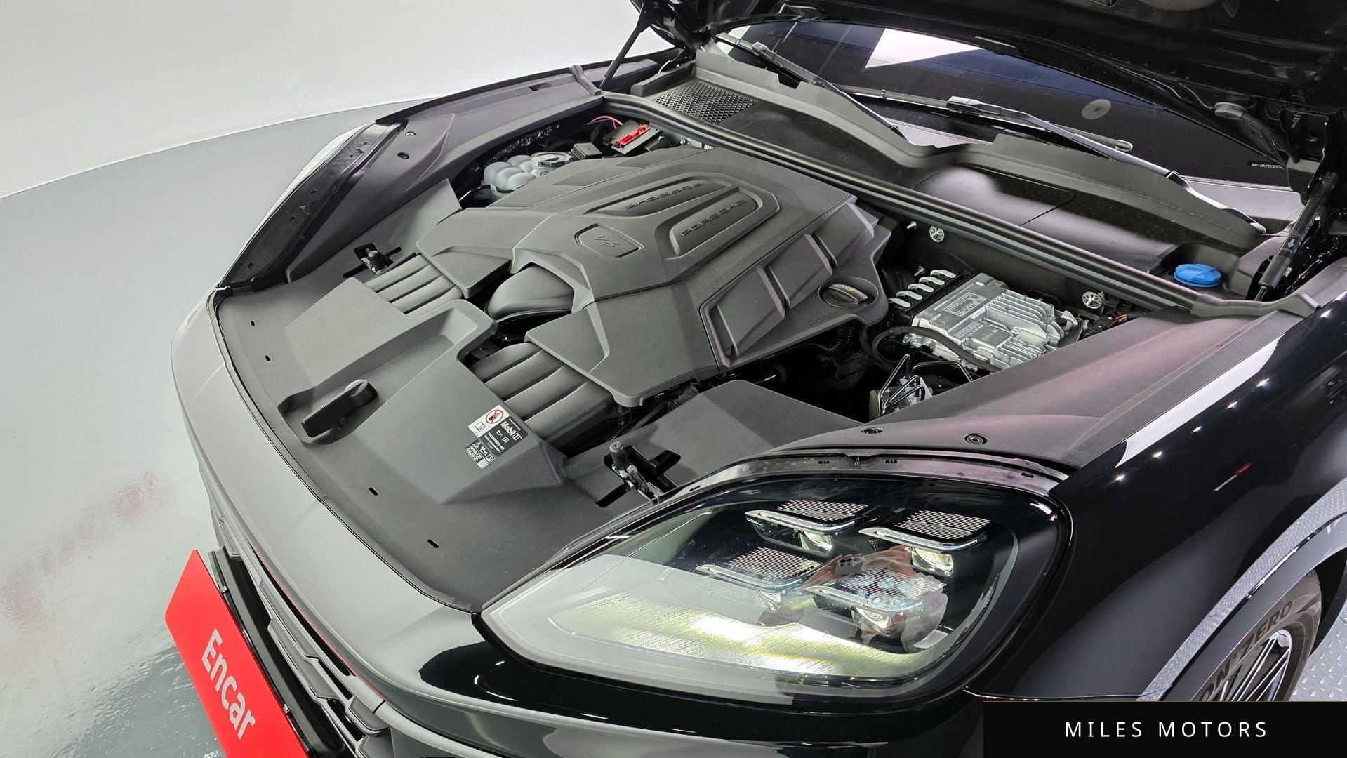 Porsche Cayenne 2025 — миниатюра 6