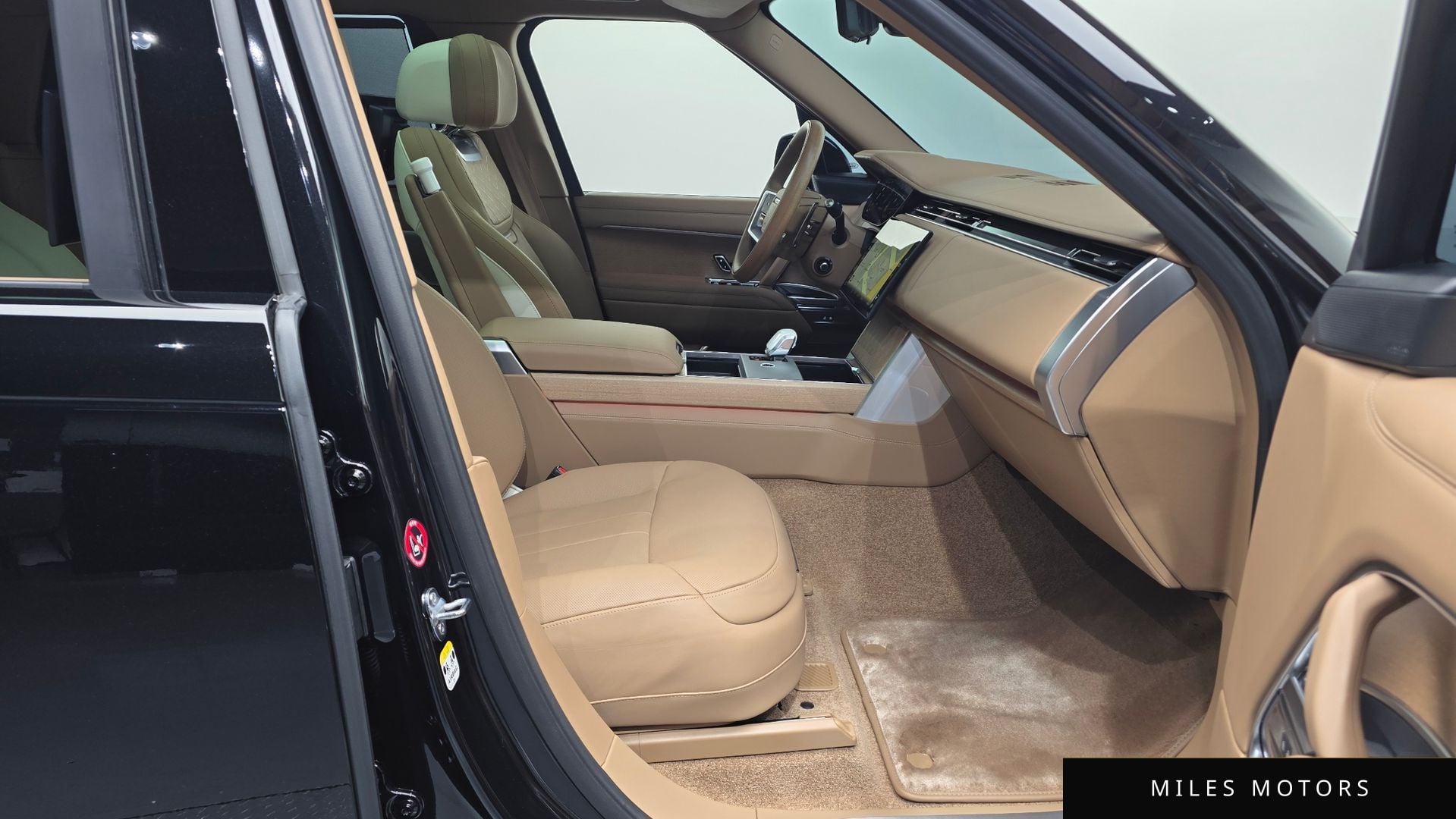 Land Rover Range Rover 2025 — миниатюра 3