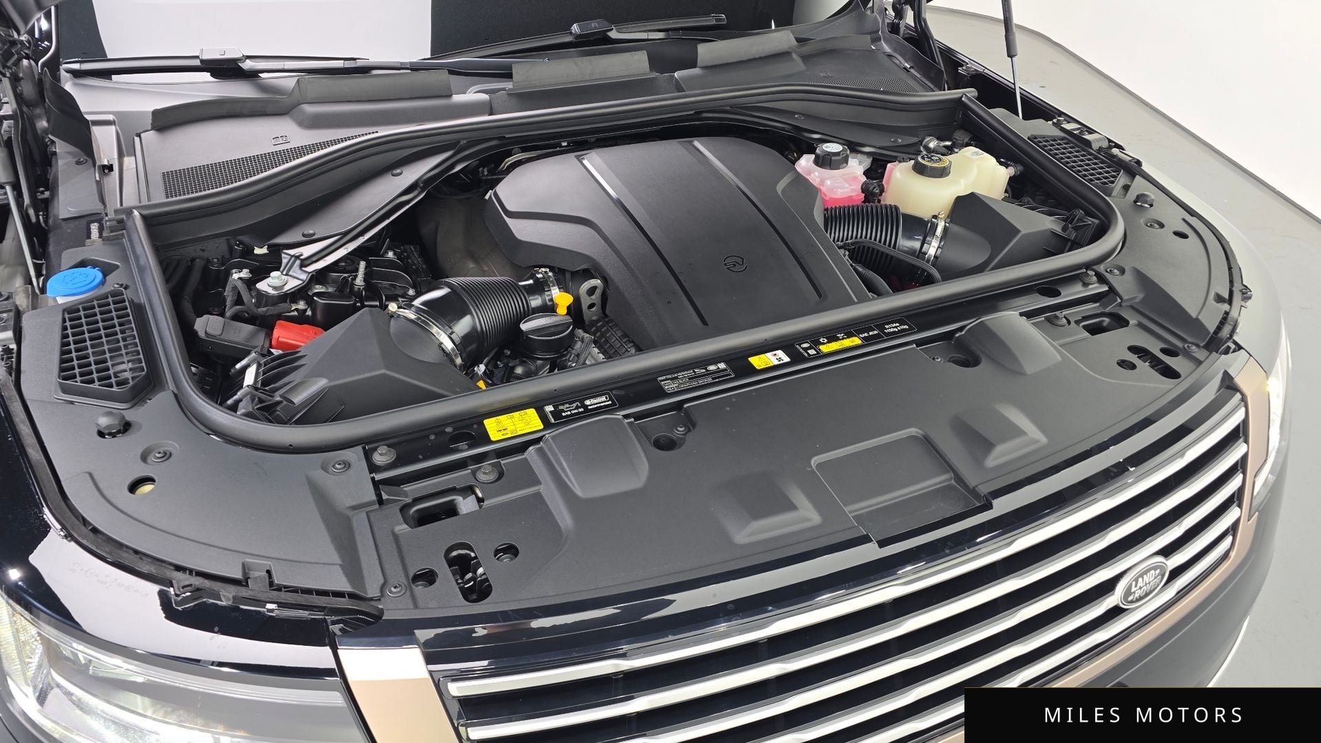 Land Rover Range Rover 2025 — миниатюра 10