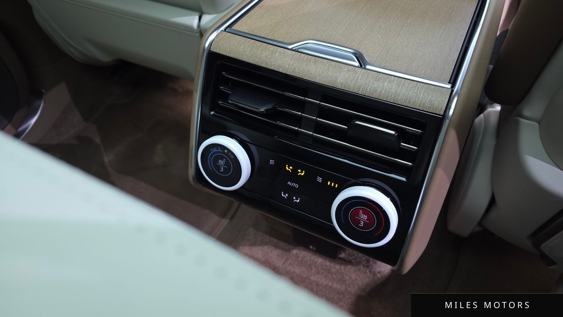 Land Rover Range Rover 2025 — миниатюра 17