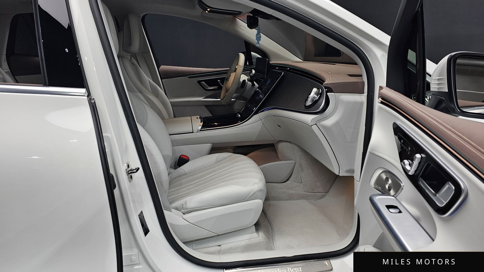 Mercedes-Benz EQE SUV X294 2023 — миниатюра 17
