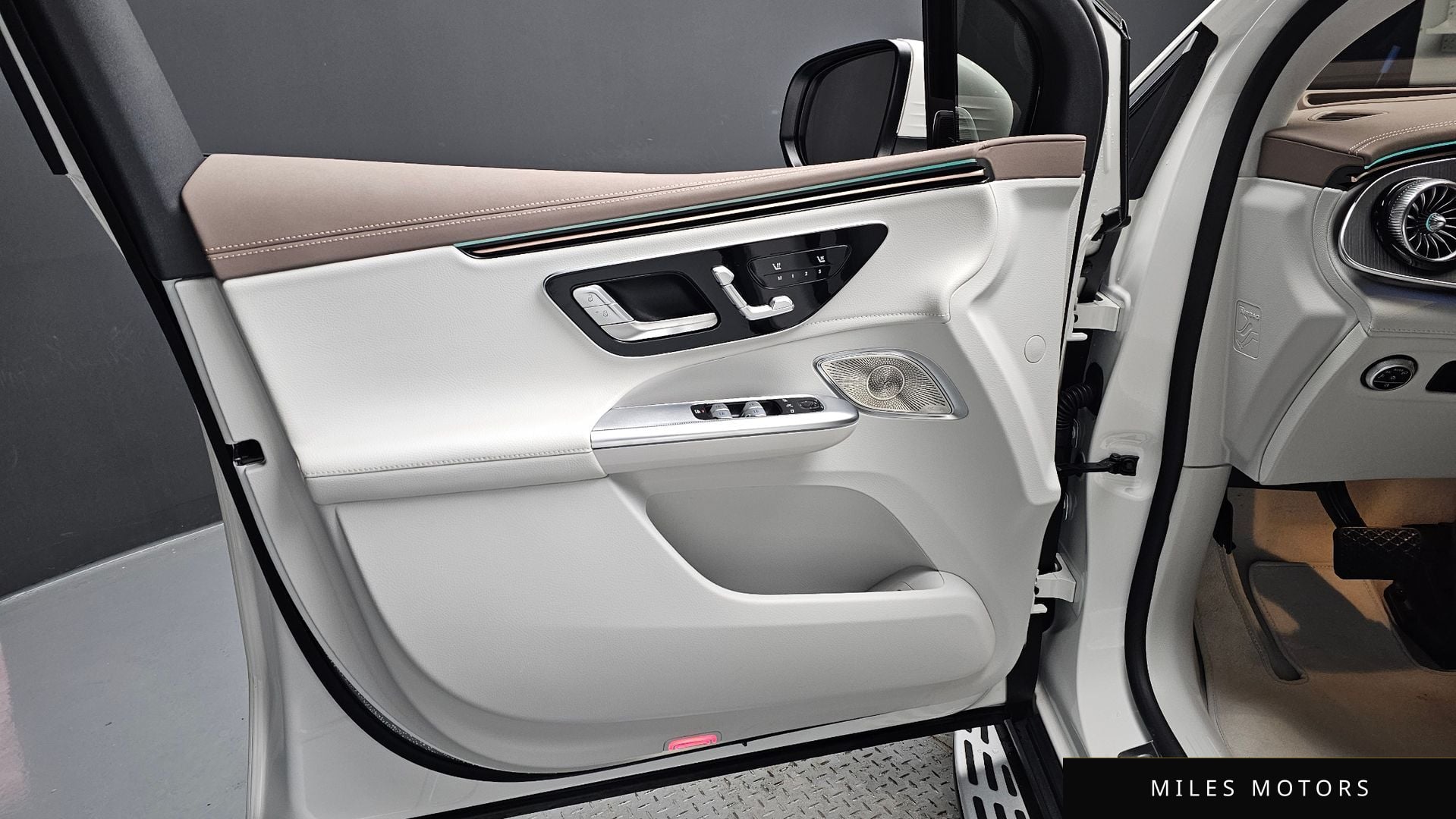 Mercedes-Benz EQE SUV X294 2023 — миниатюра 13