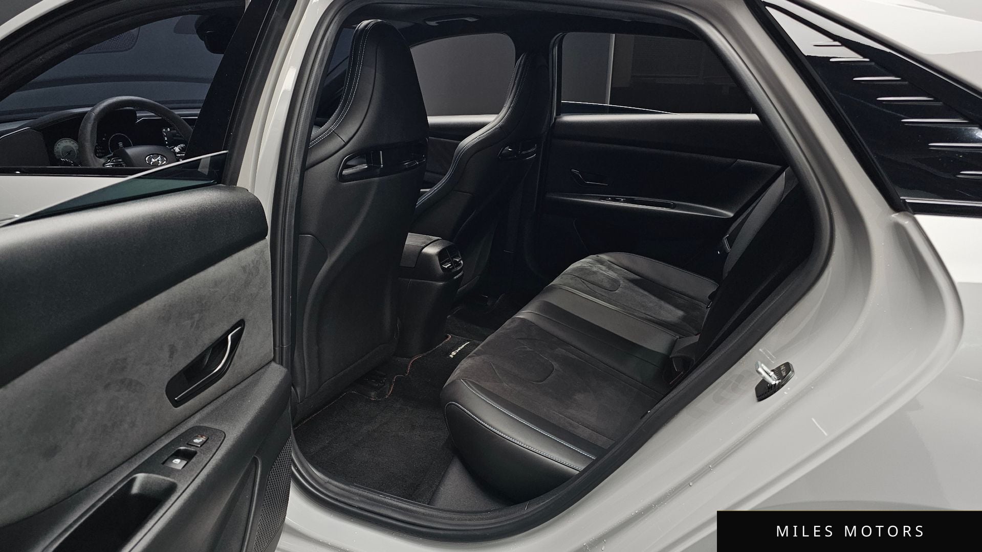 Hyundai AVANTE 2023 — миниатюра 18