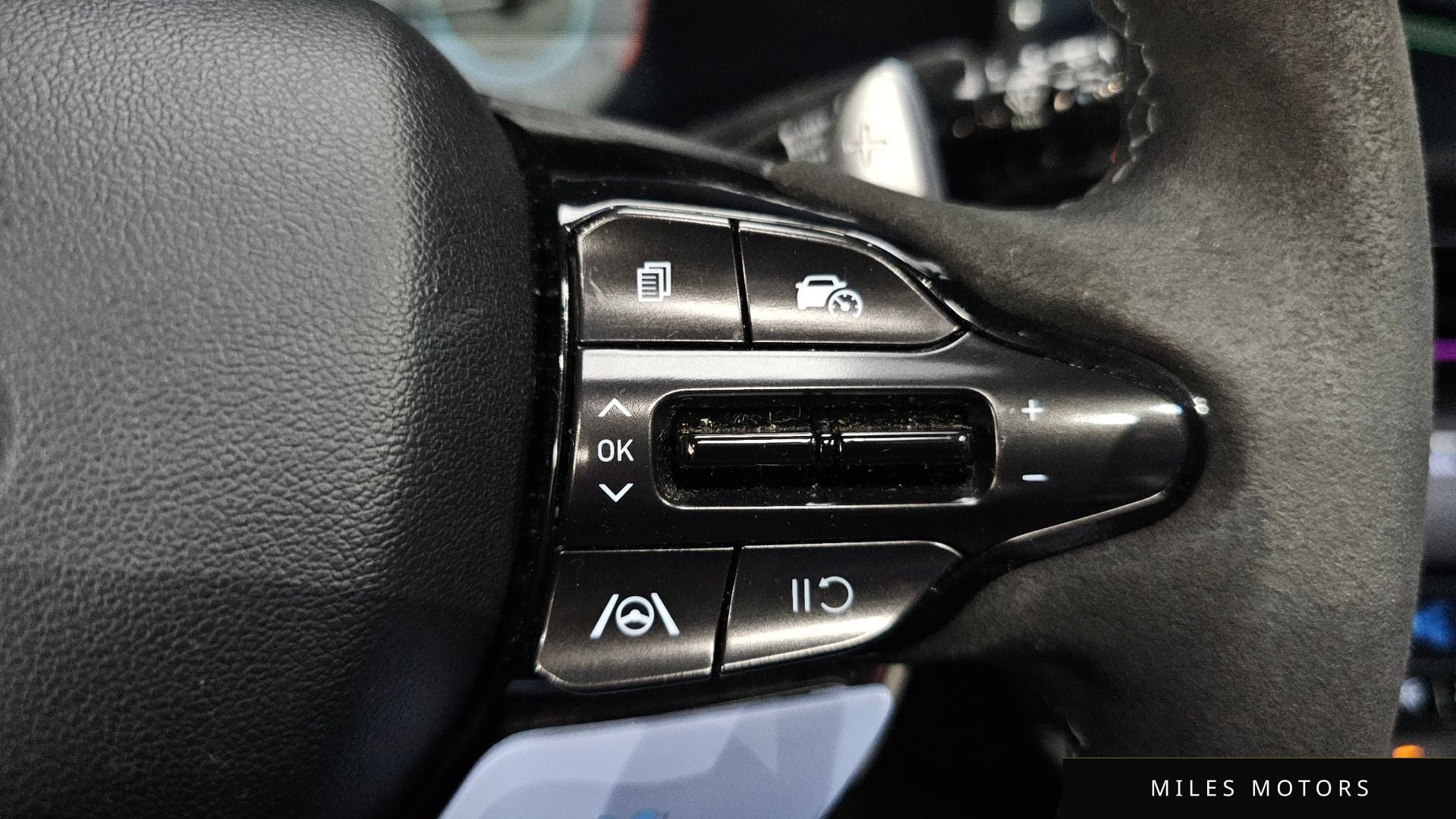 Hyundai AVANTE 2023 — миниатюра 31