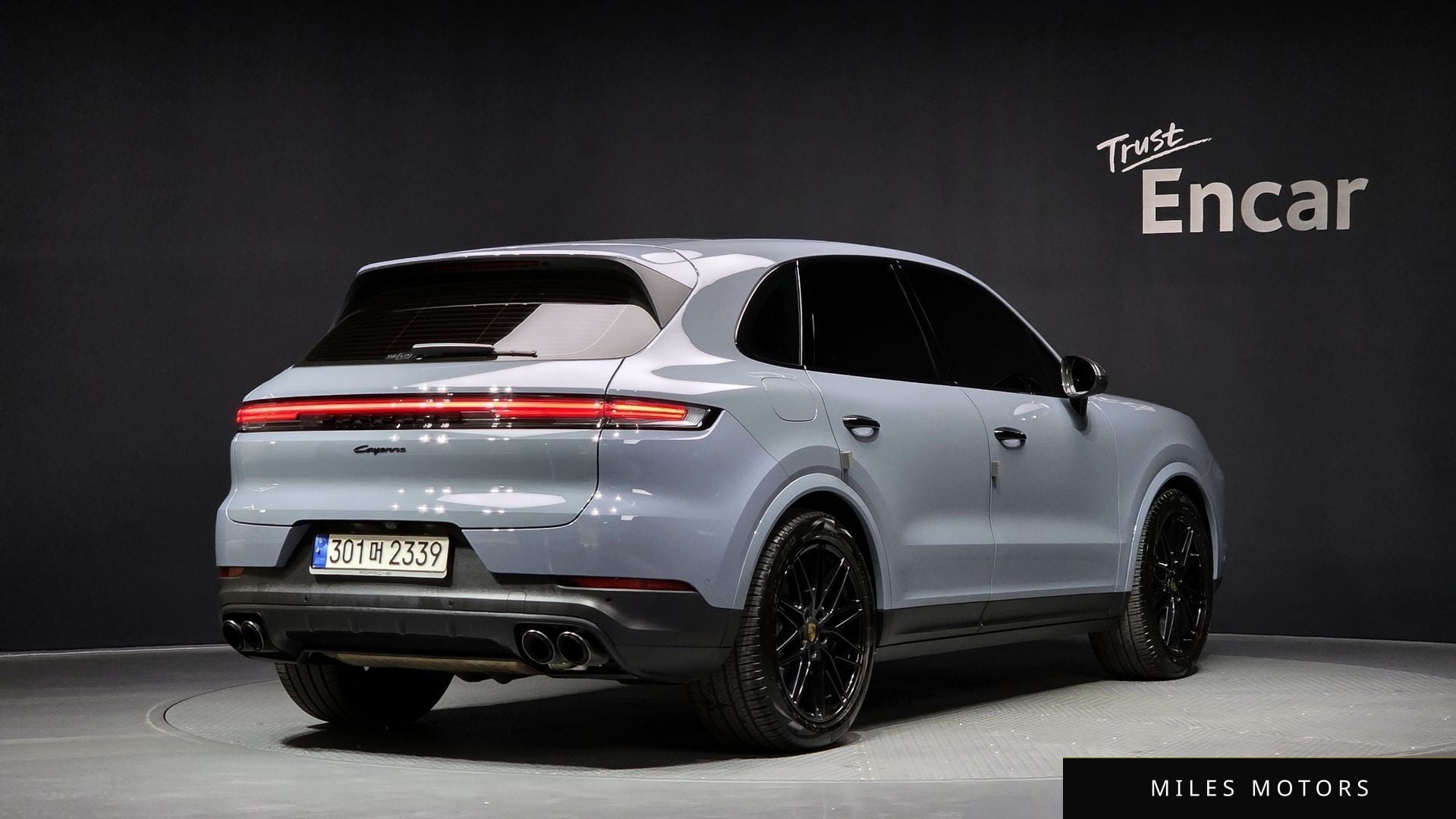 Porsche Cayenne 2024 — миниатюра 2