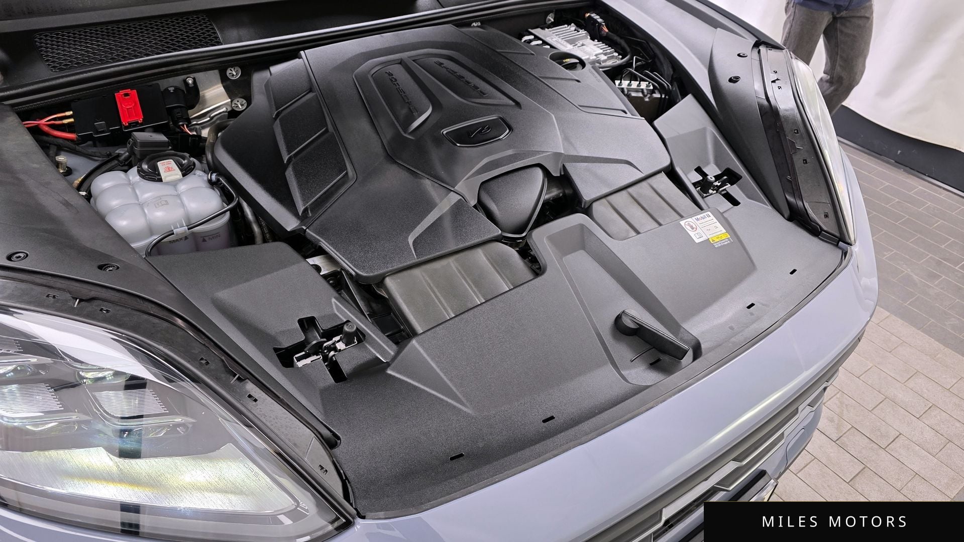 Porsche Cayenne 2024 — миниатюра 6