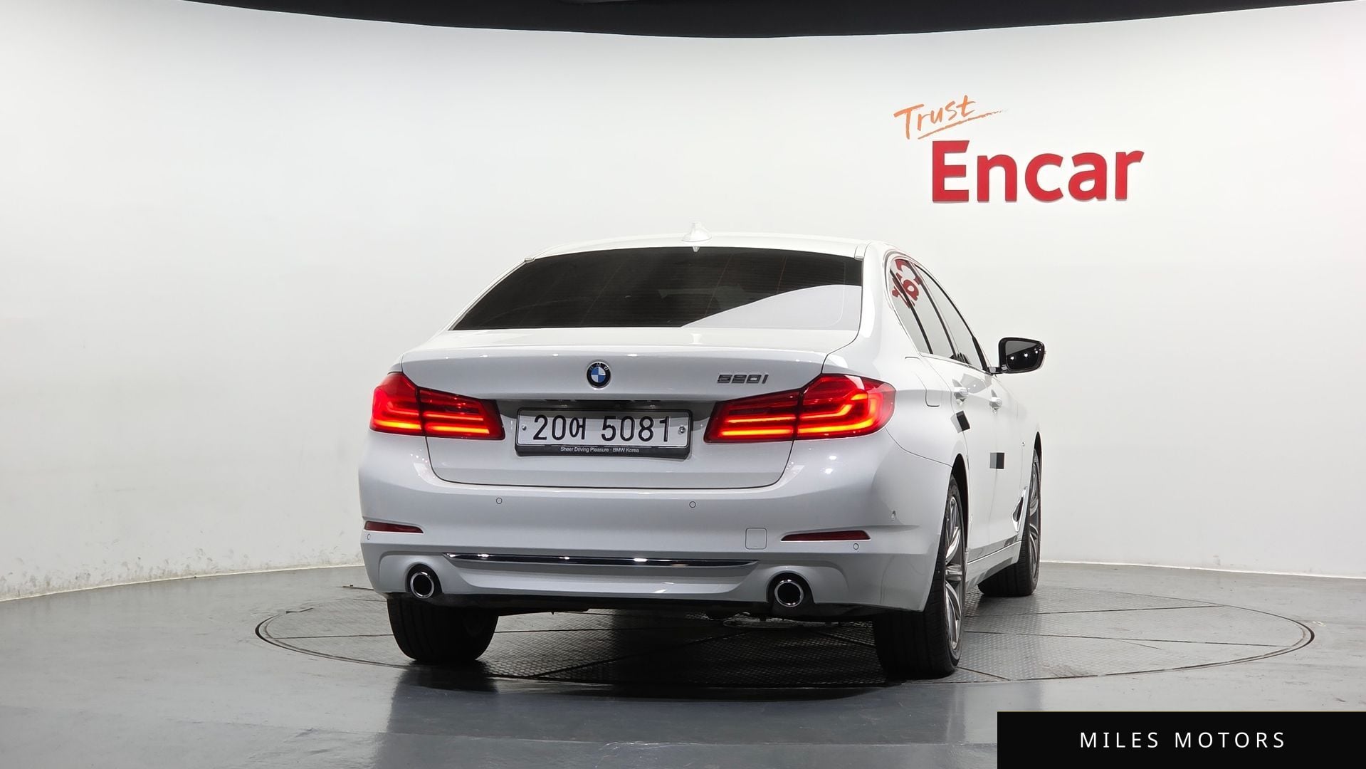 BMW 5 Series (G30) 2018 — миниатюра 4