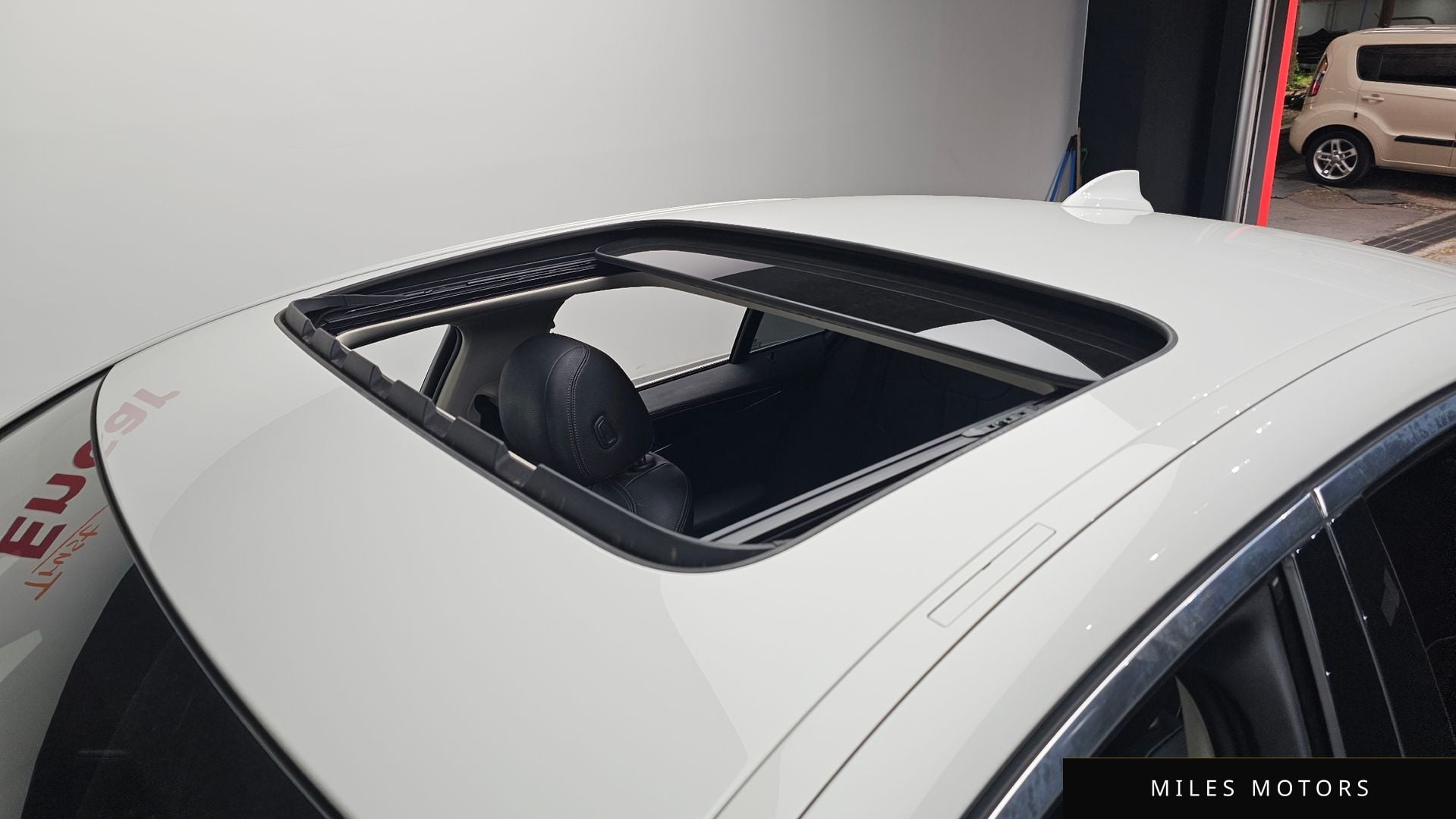 BMW 5 Series (G30) 2018 — миниатюра 22