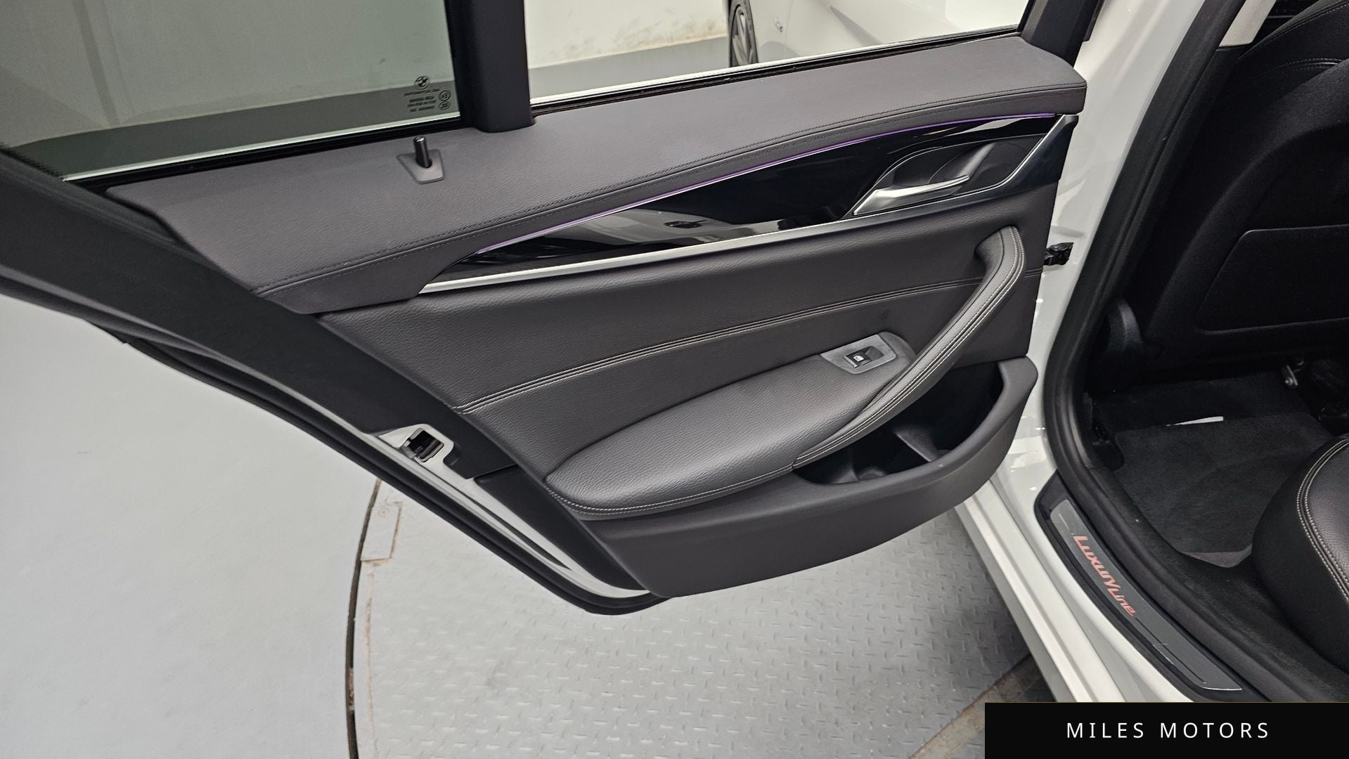 BMW 5 Series (G30) 2018 — миниатюра 15