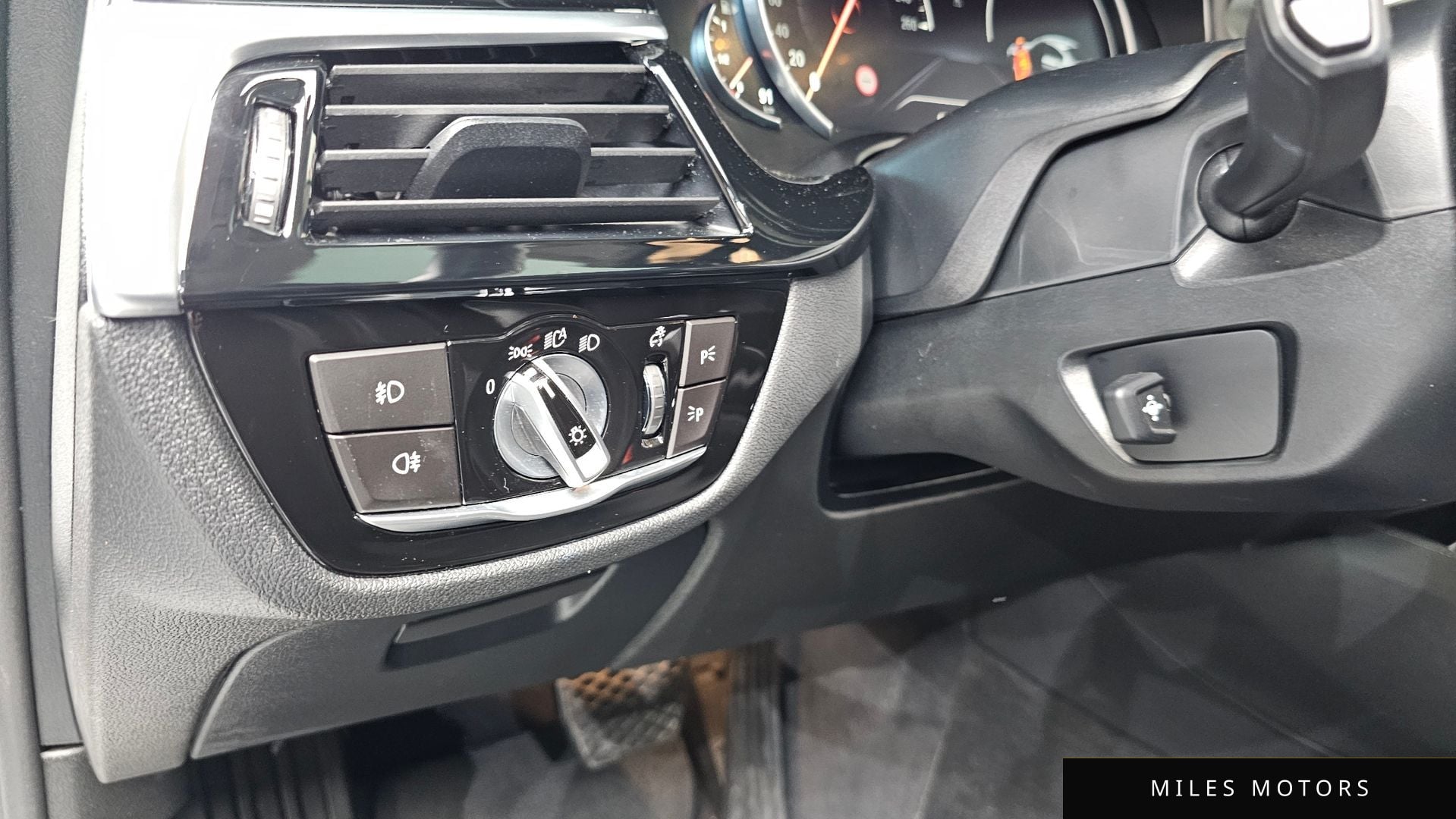 BMW 5 Series (G30) 2018 — миниатюра 27