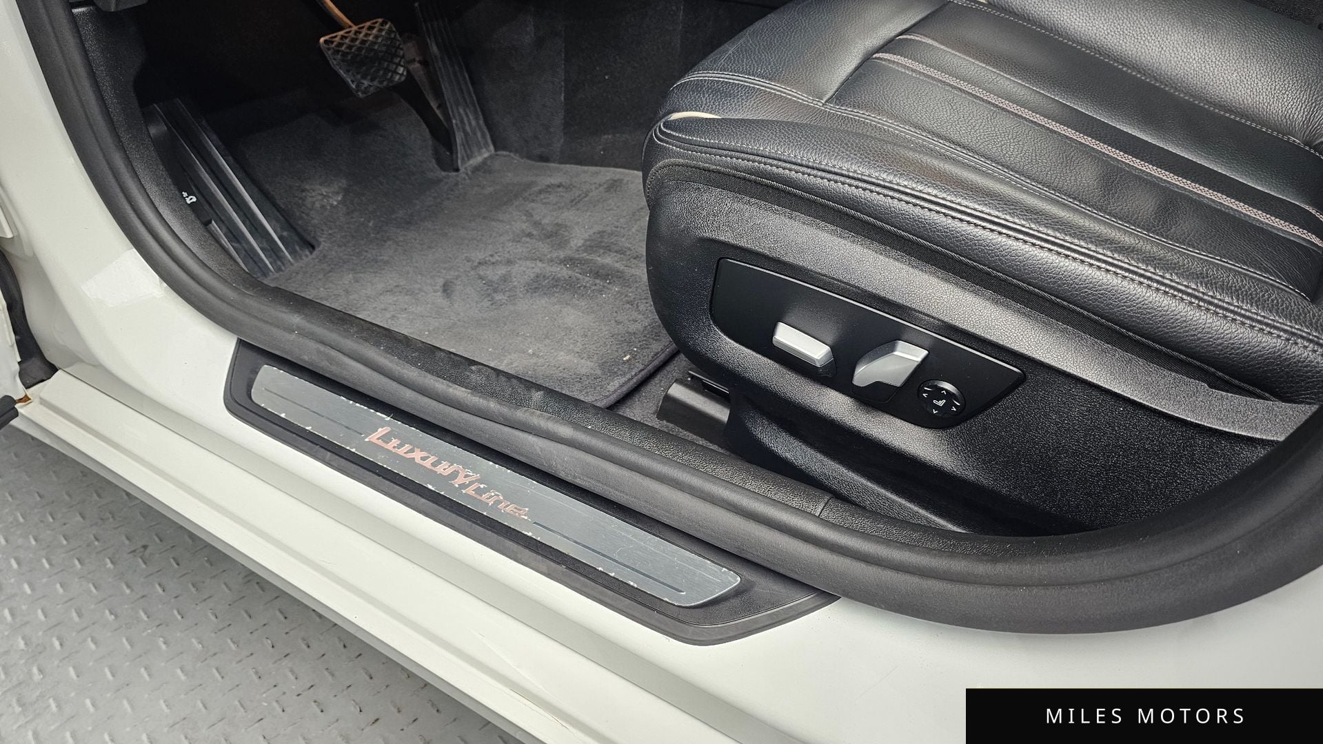 BMW 5 Series (G30) 2018 — миниатюра 31