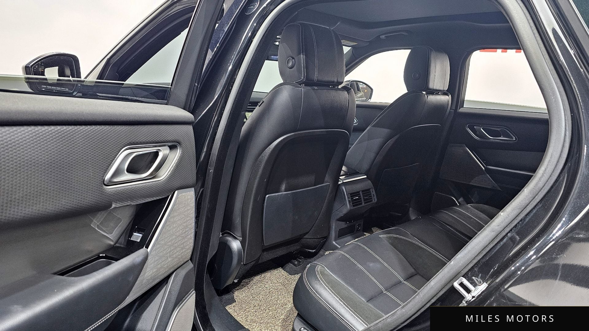 Land Rover Range Rover Velar 2018 — миниатюра 12