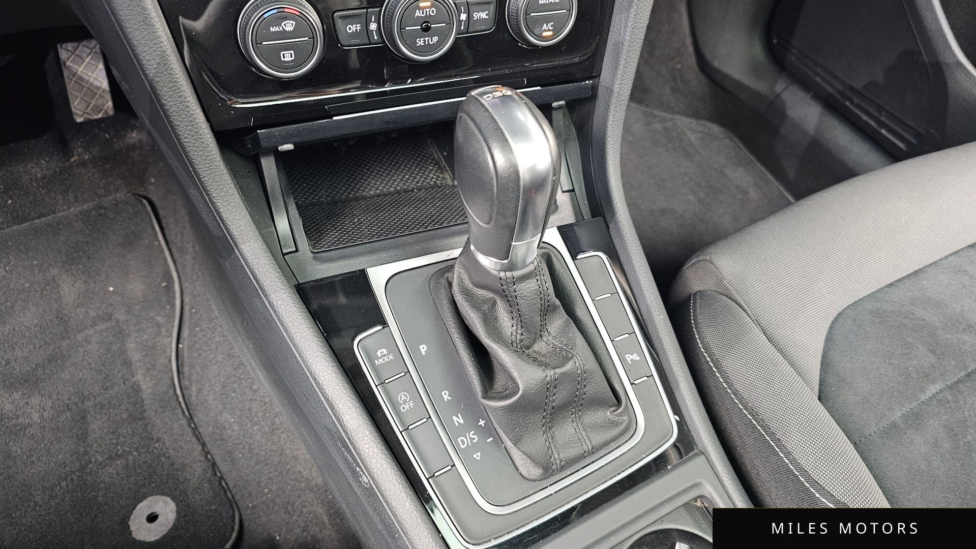 Volkswagen 골프 2014 — миниатюра 9