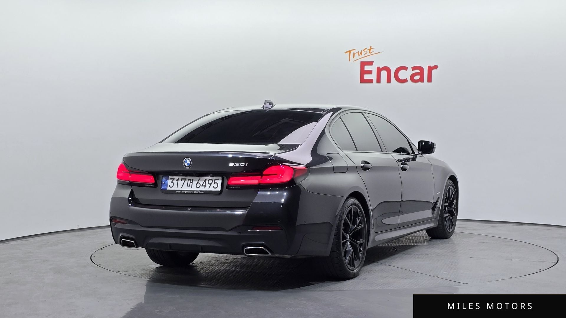 BMW 5 Series (G30) 2023 — миниатюра 2