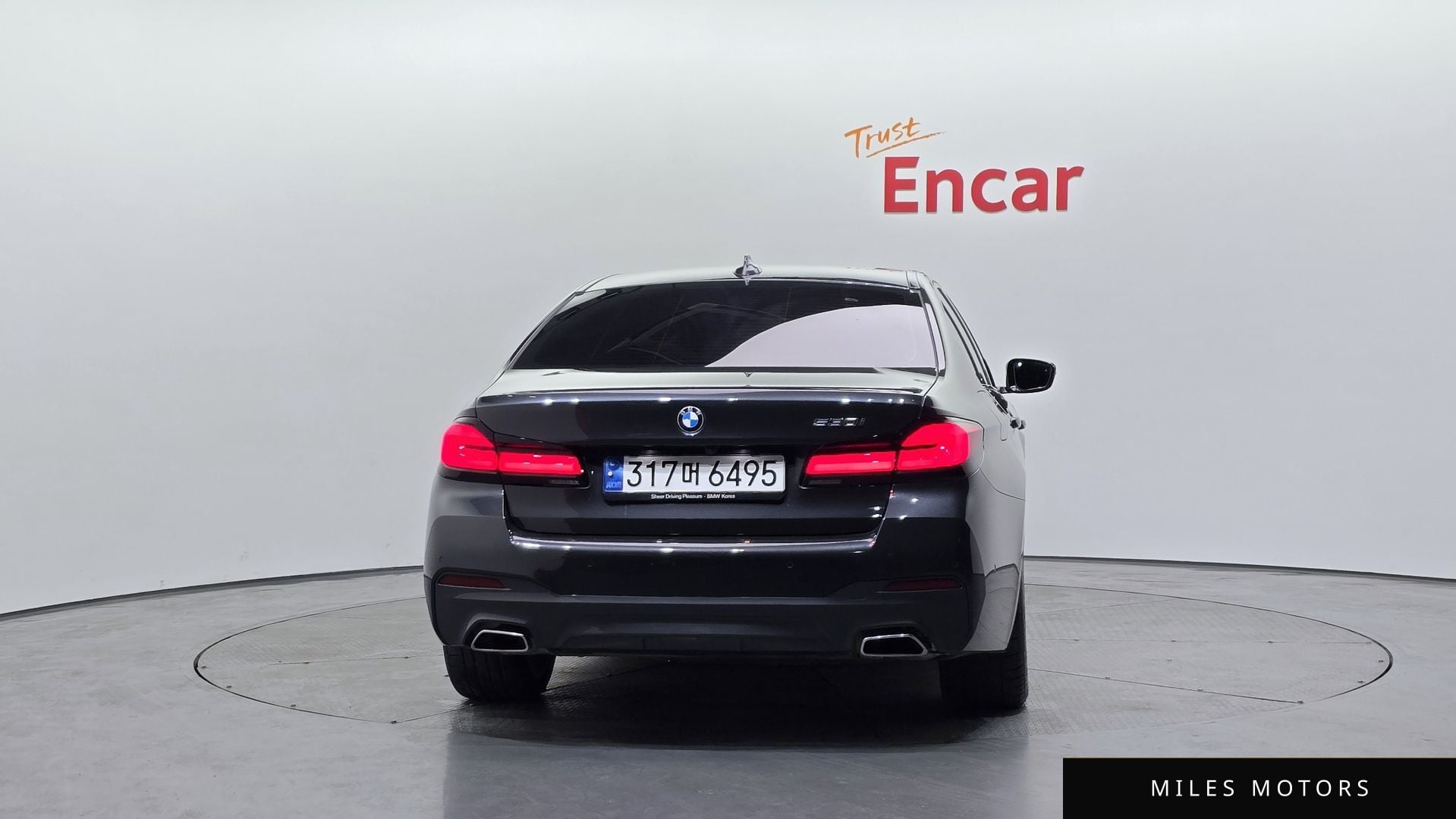 BMW 5 Series (G30) 2023 — миниатюра 4