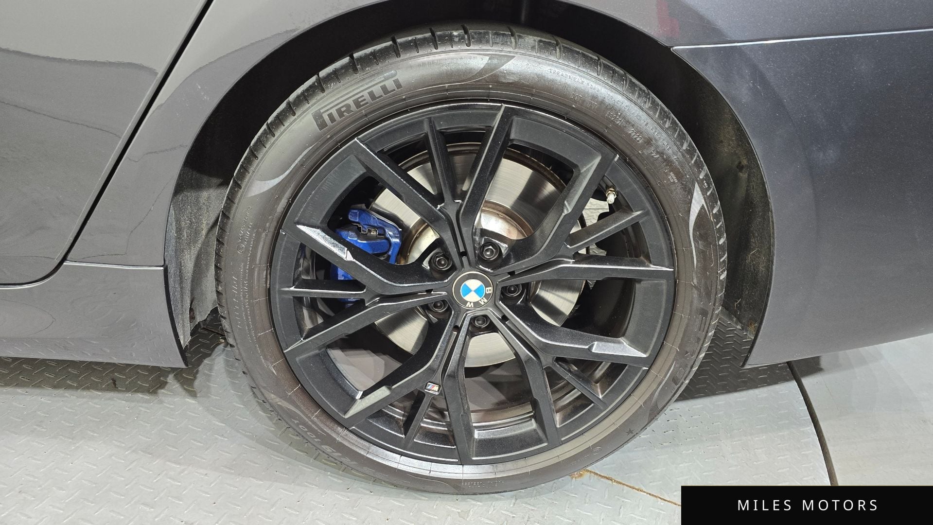 BMW 5 Series (G30) 2023 — миниатюра 7
