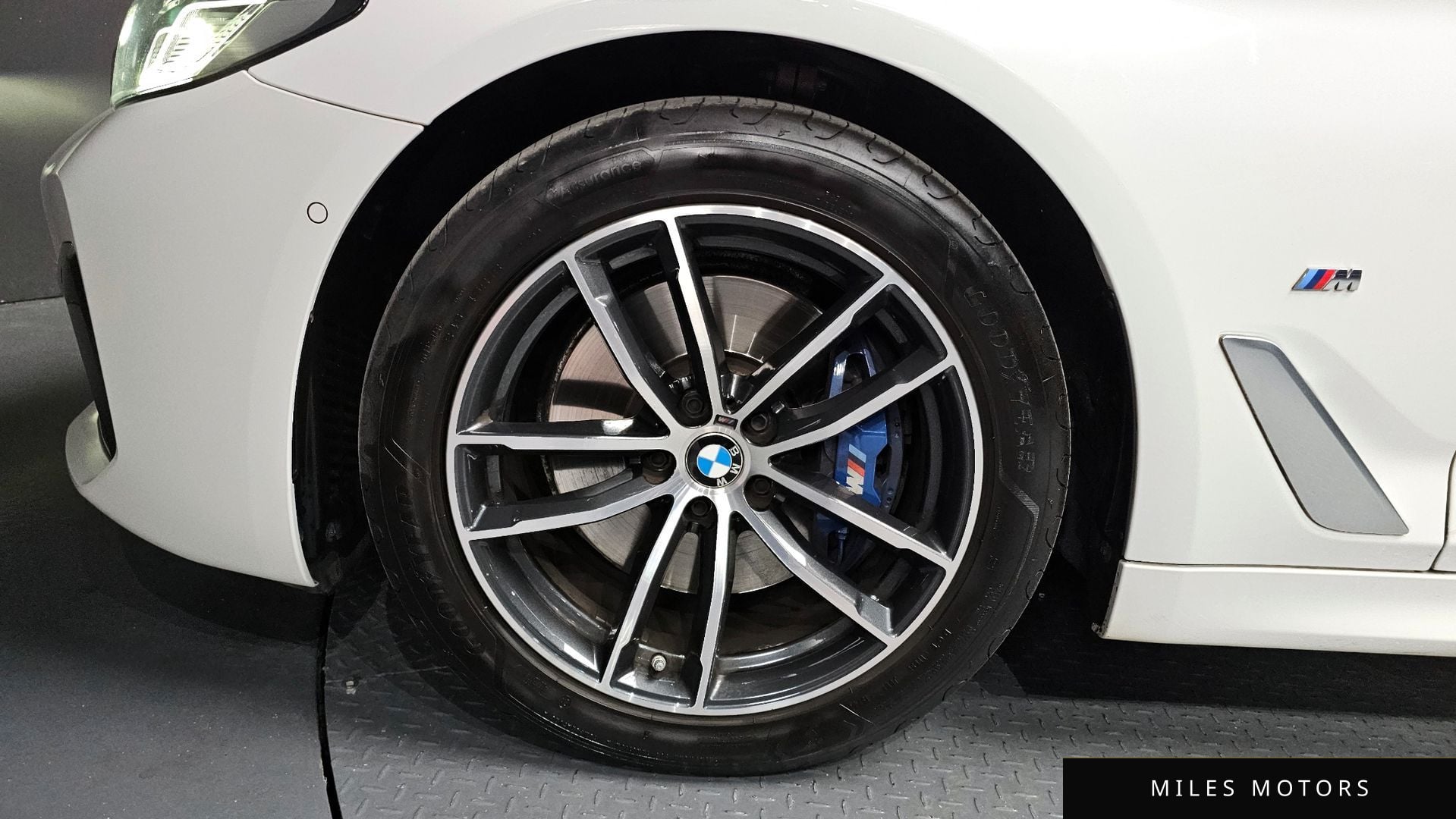 BMW 5 Series (G30) 2021 — миниатюра 4
