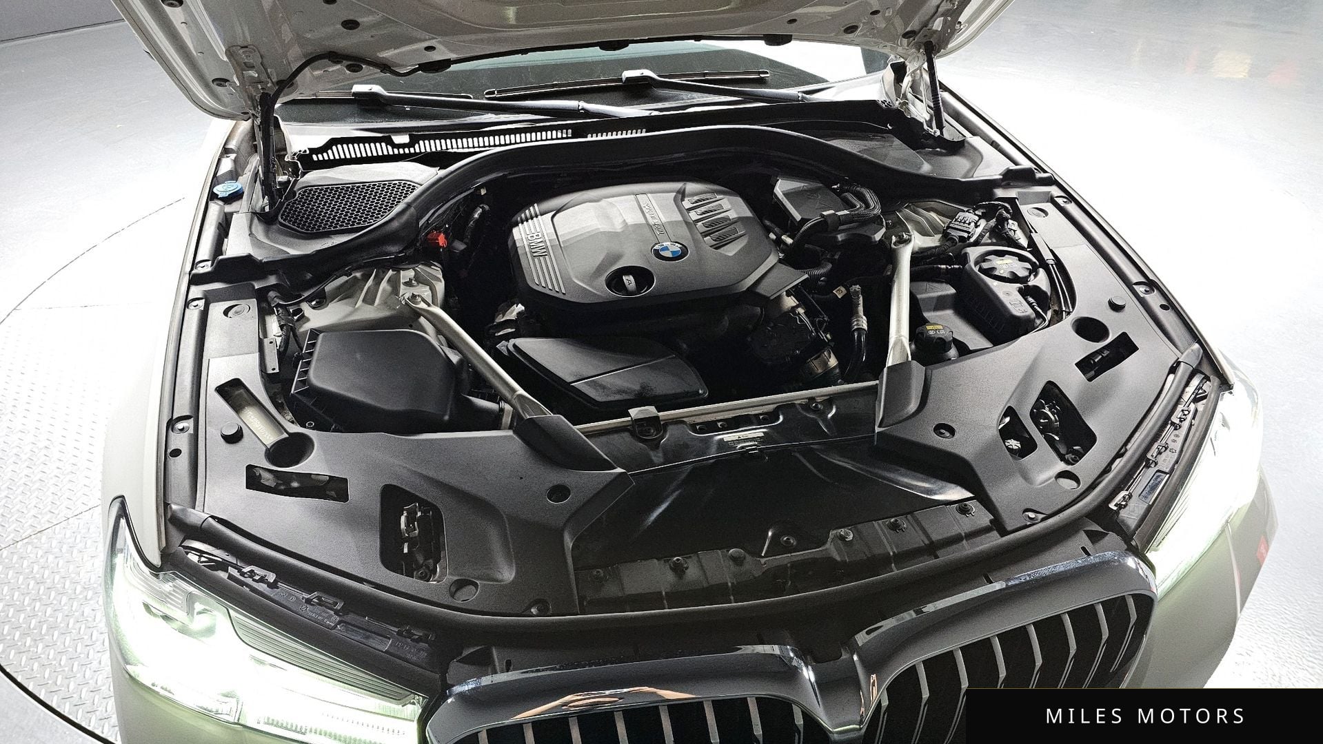 BMW 5 Series (G30) 2021 — миниатюра 5