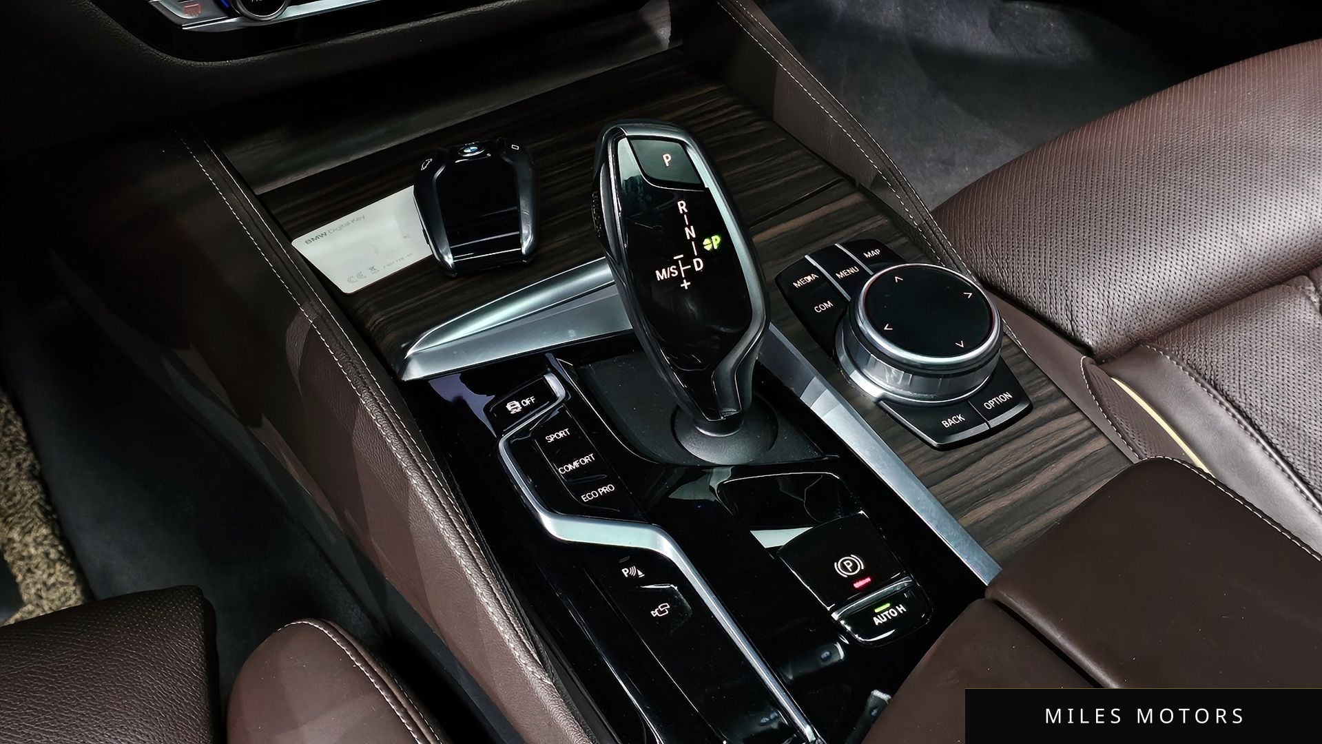 BMW 5 Series (G30) 2021 — миниатюра 11