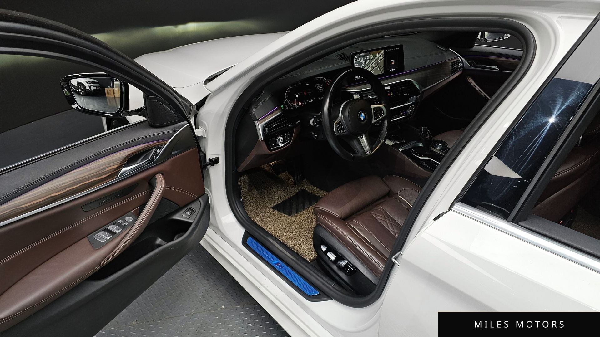 BMW 5 Series (G30) 2021 — миниатюра 17