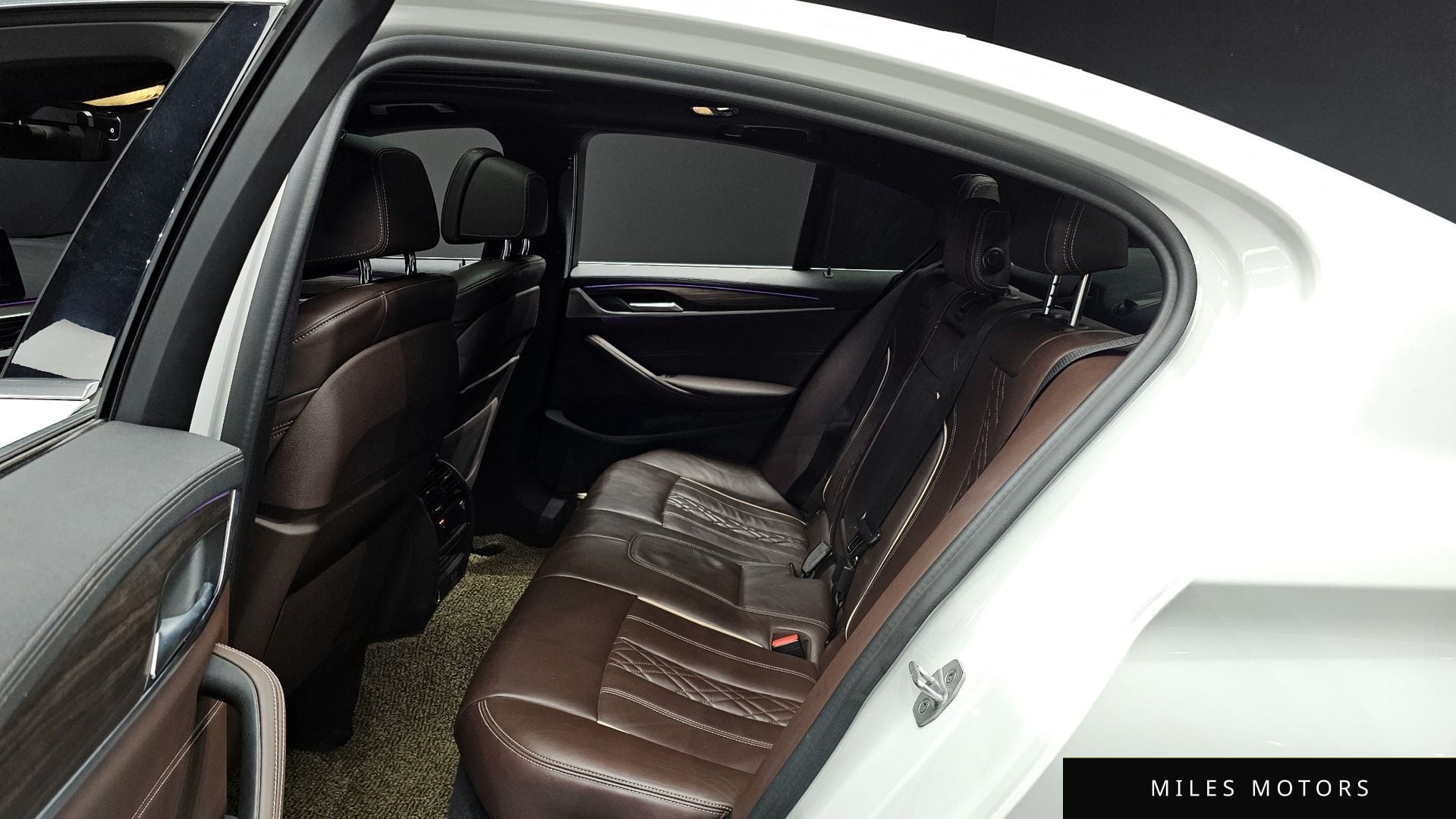 BMW 5 Series (G30) 2021 — миниатюра 18