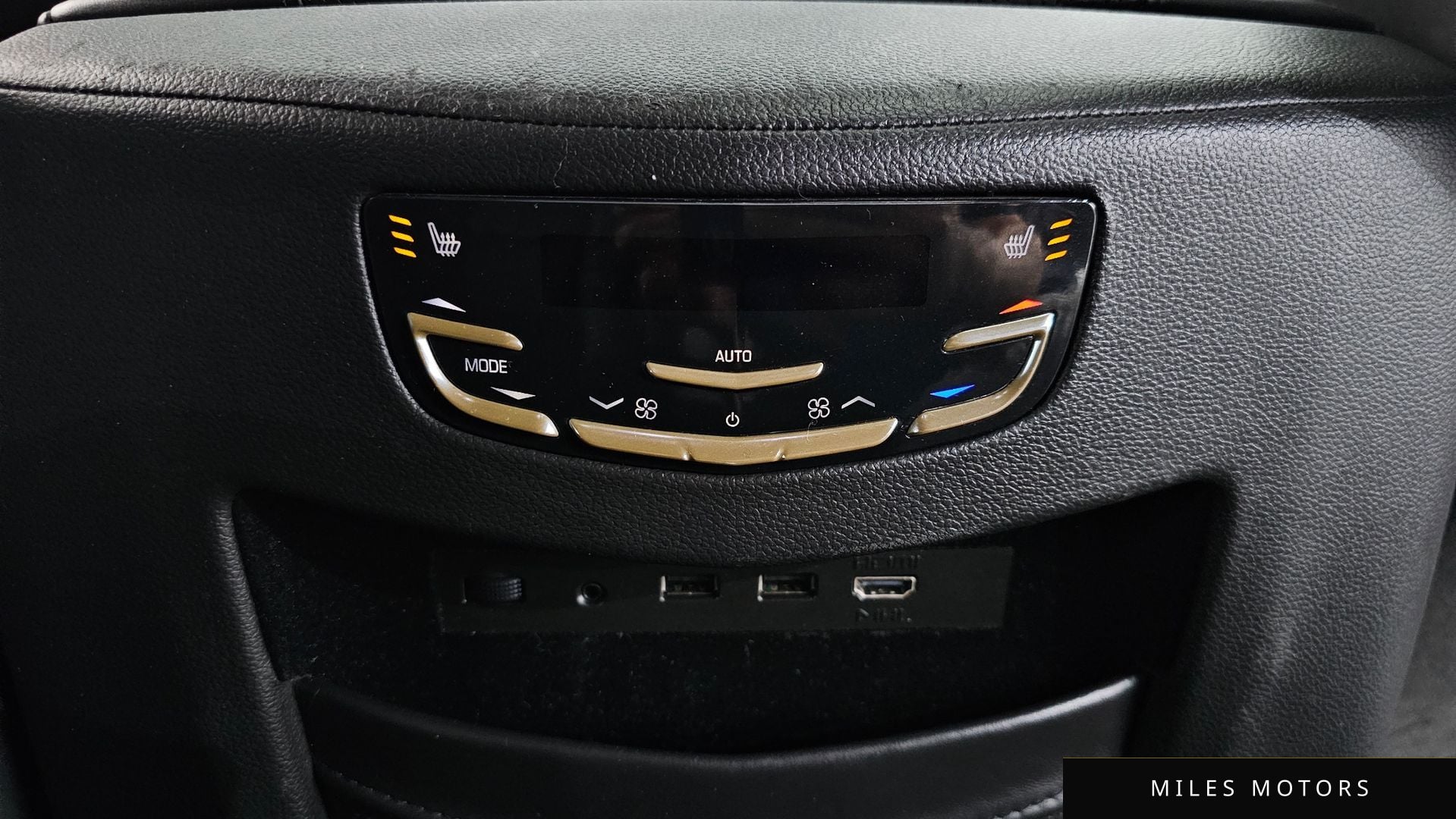 Cadillac 에스컬레이드 2020 — миниатюра 40