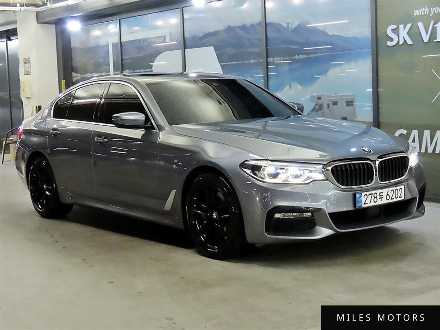 BMW 5 Series (G30) 2018 — фото 1 из 12
