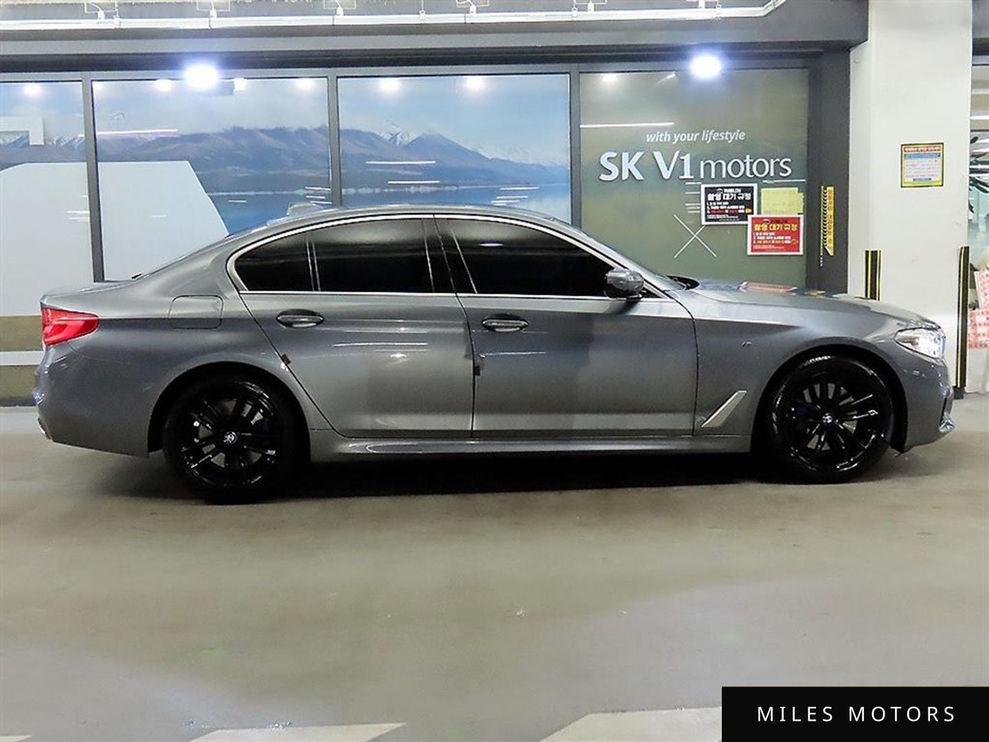 BMW 5 Series (G30) 2018 — миниатюра 3