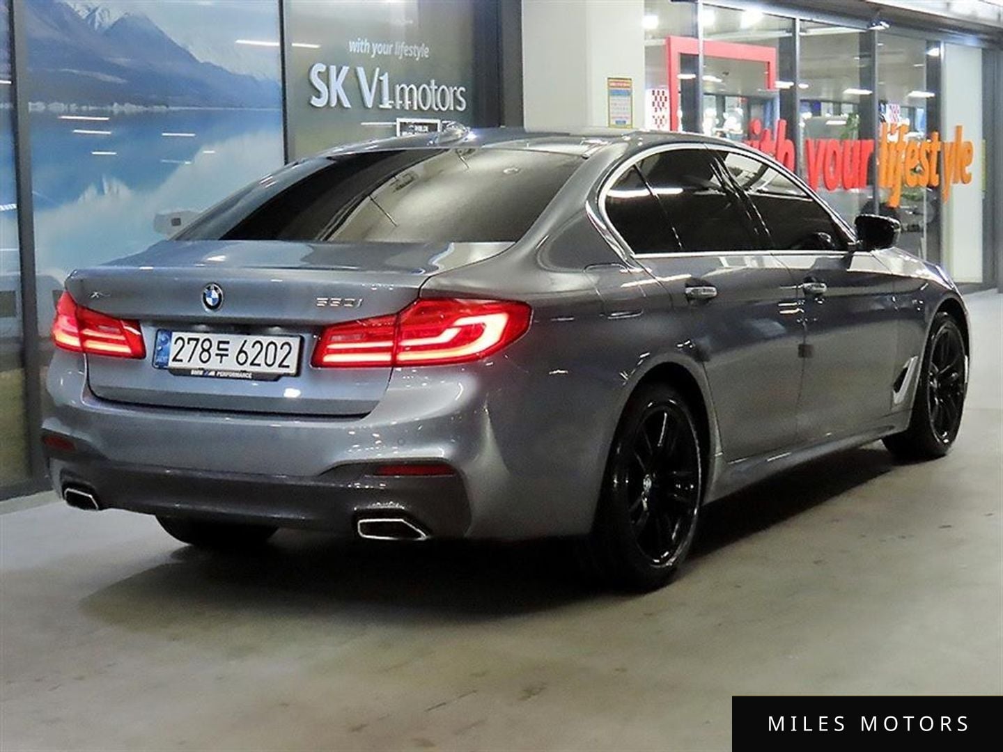 BMW 5 Series (G30) 2018 — миниатюра 4