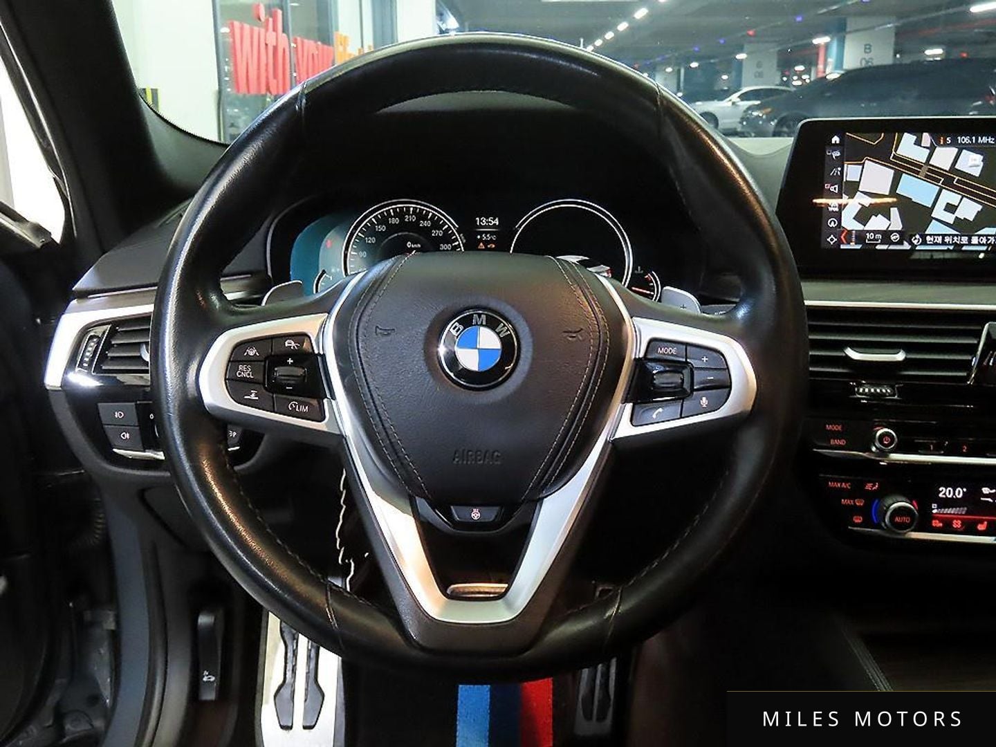 BMW 5 Series (G30) 2018 — миниатюра 8