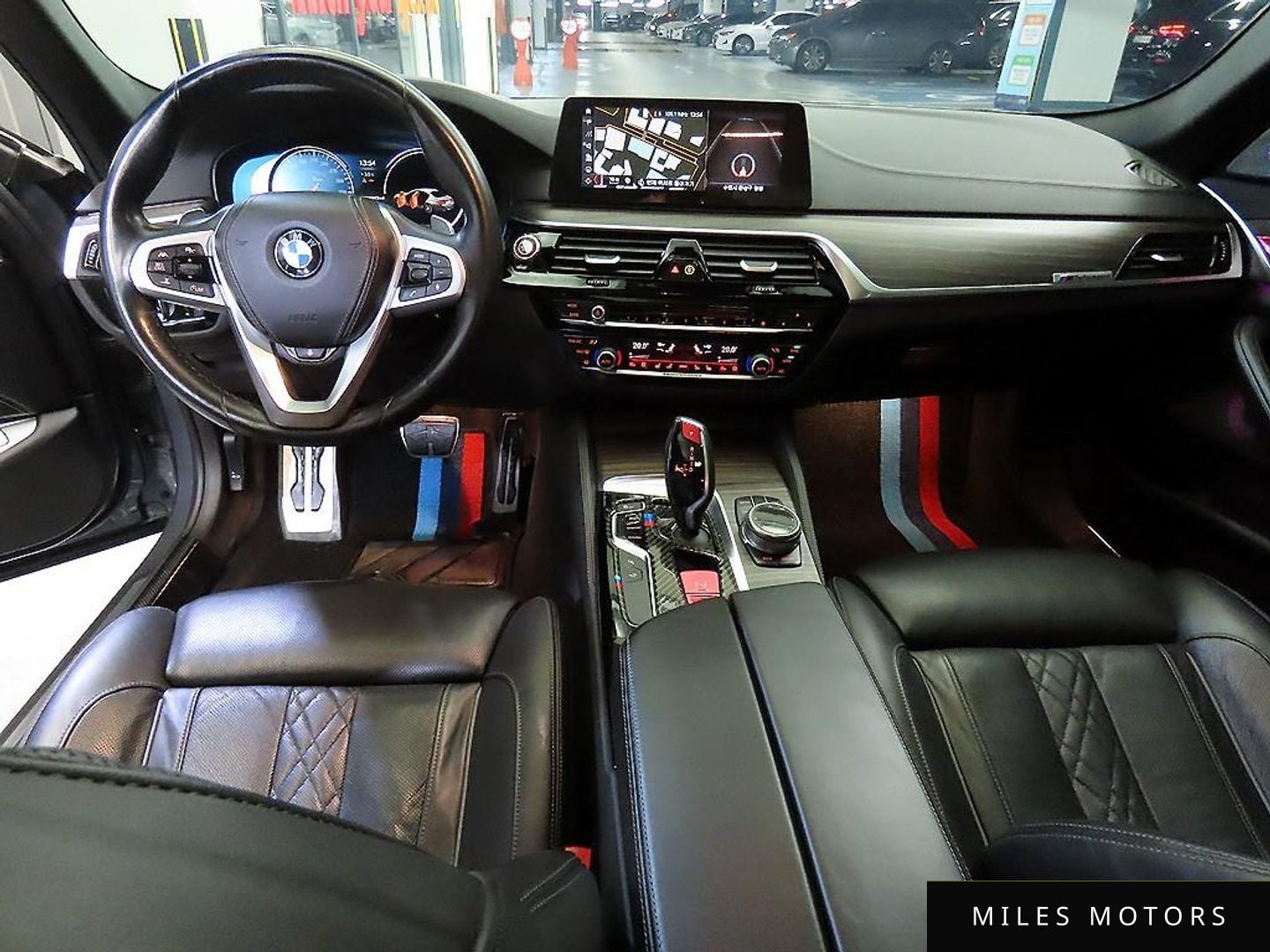BMW 5 Series (G30) 2018 — миниатюра 10
