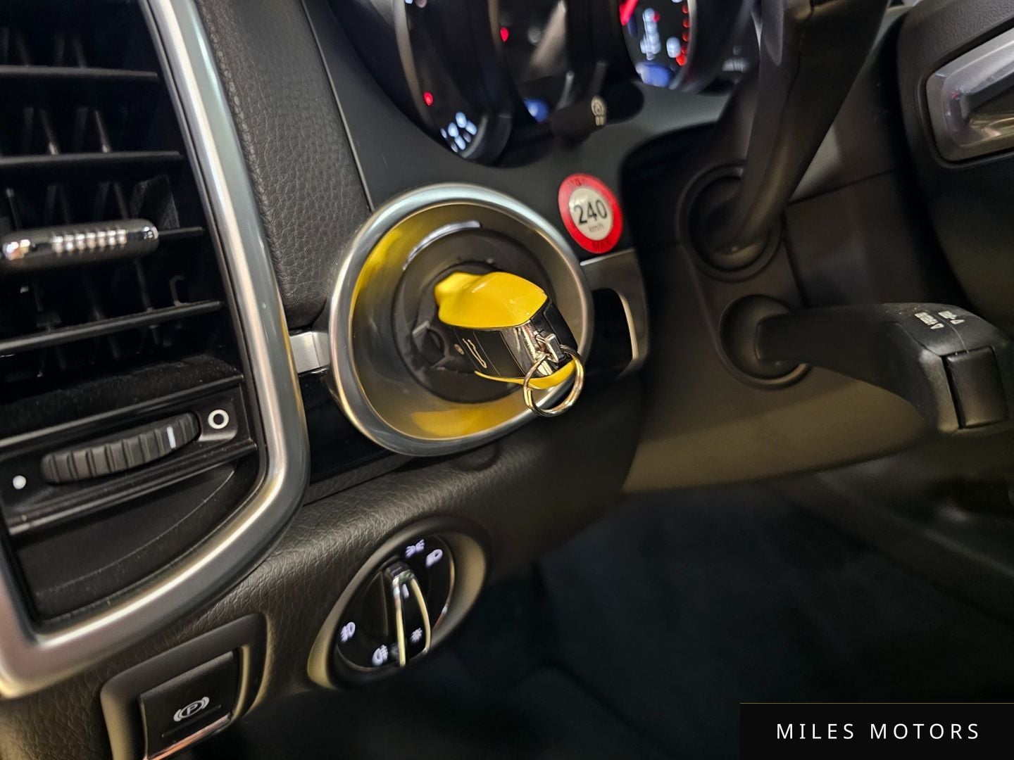 Porsche Cayenne 2017 — миниатюра 11