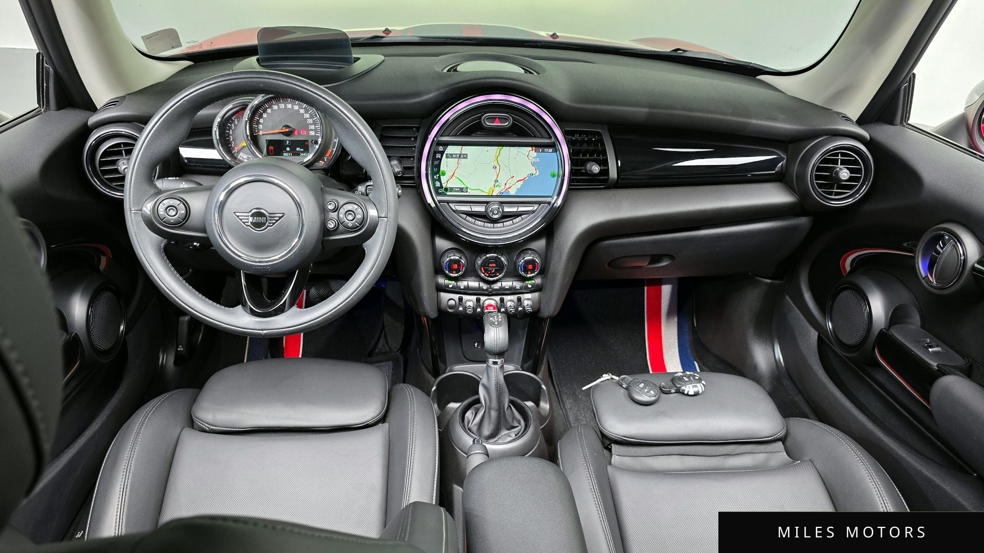 MINI Cooper 2019 — миниатюра 10