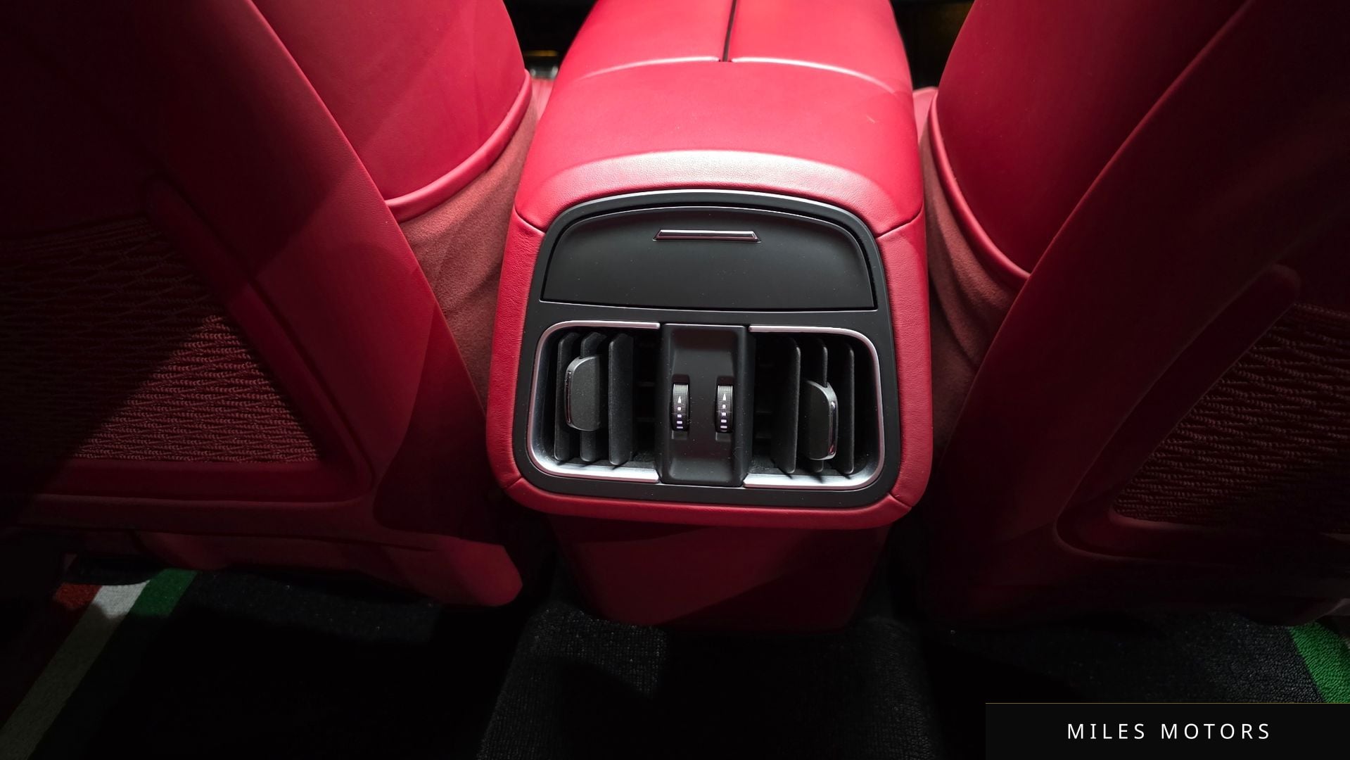 Maserati 르반떼 2022 — миниатюра 29
