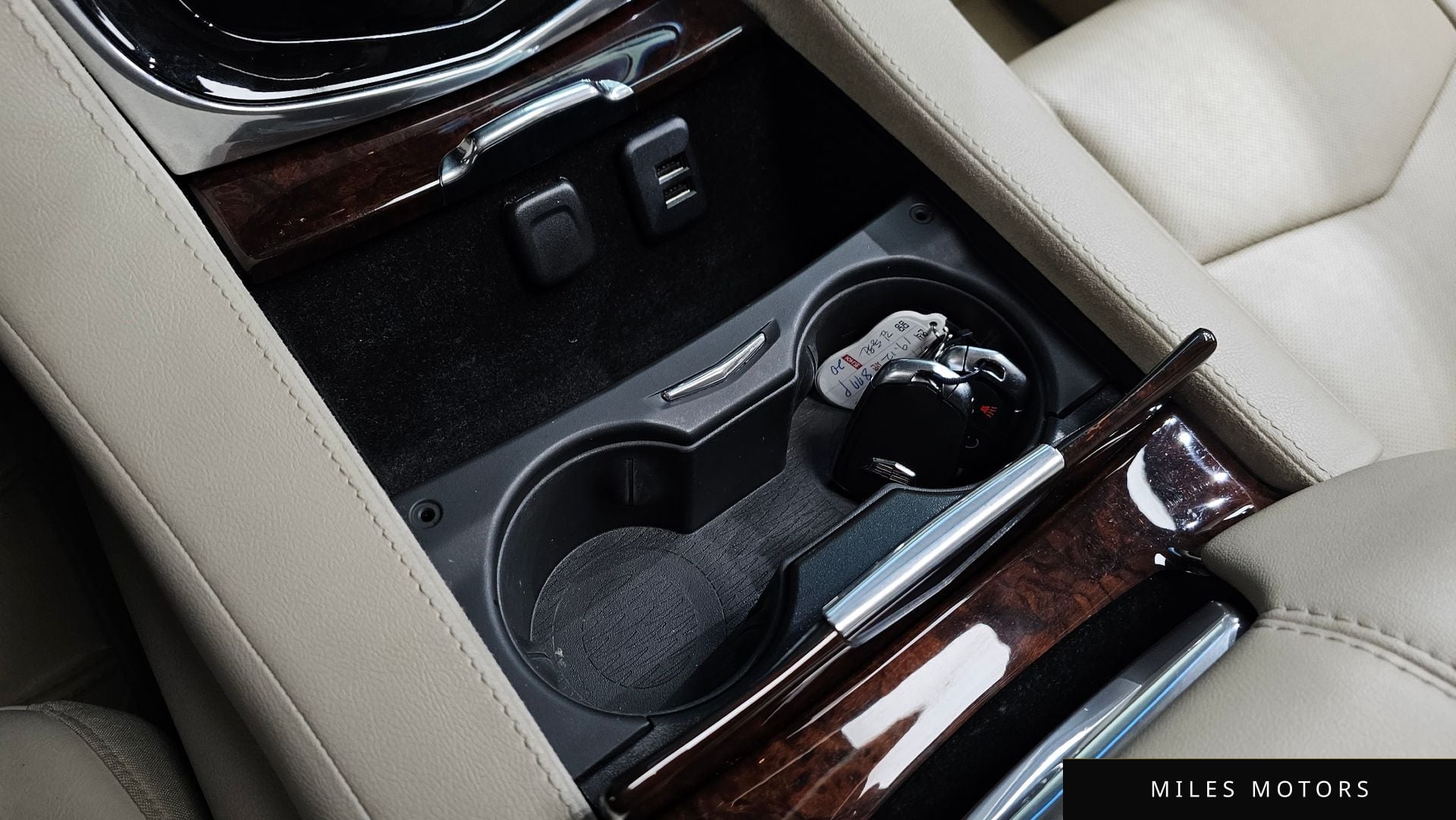 Cadillac 에스컬레이드 2015 — миниатюра 9