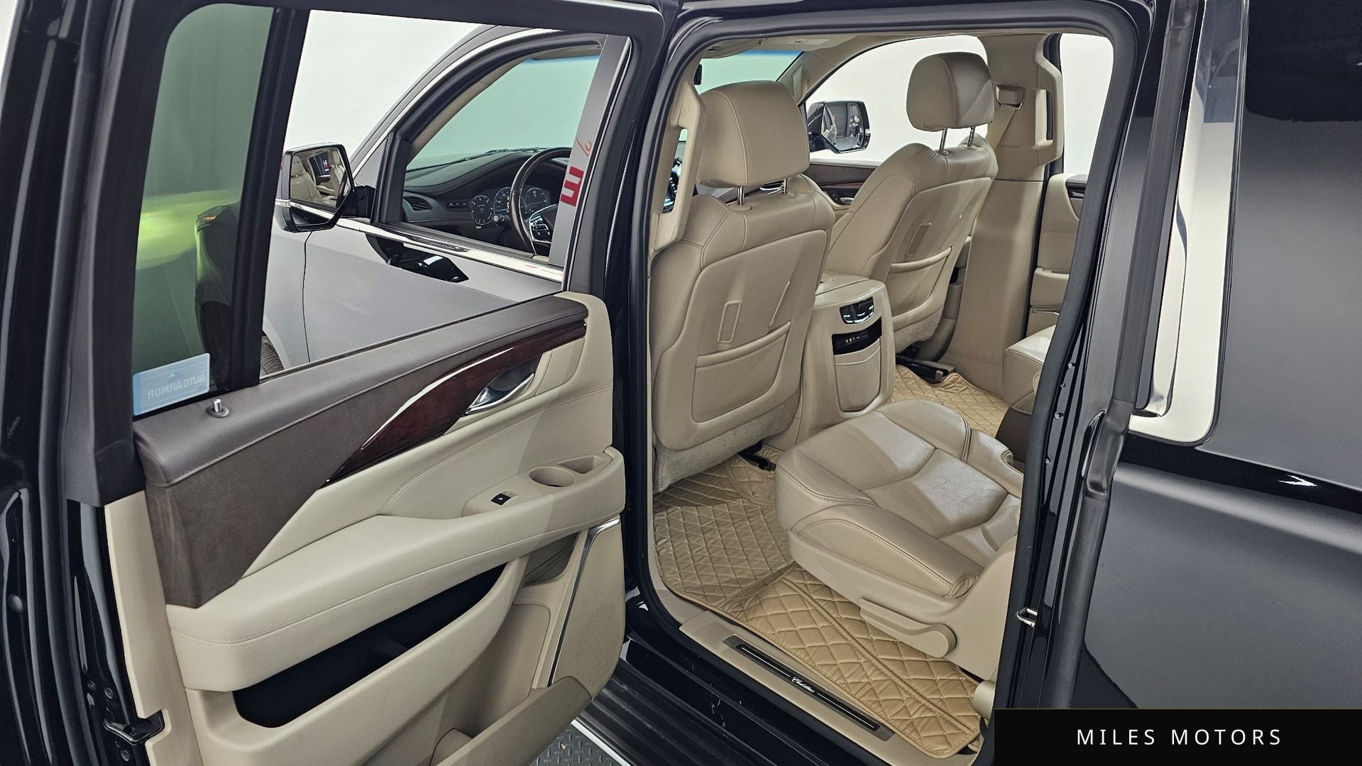Cadillac 에스컬레이드 2015 — миниатюра 13
