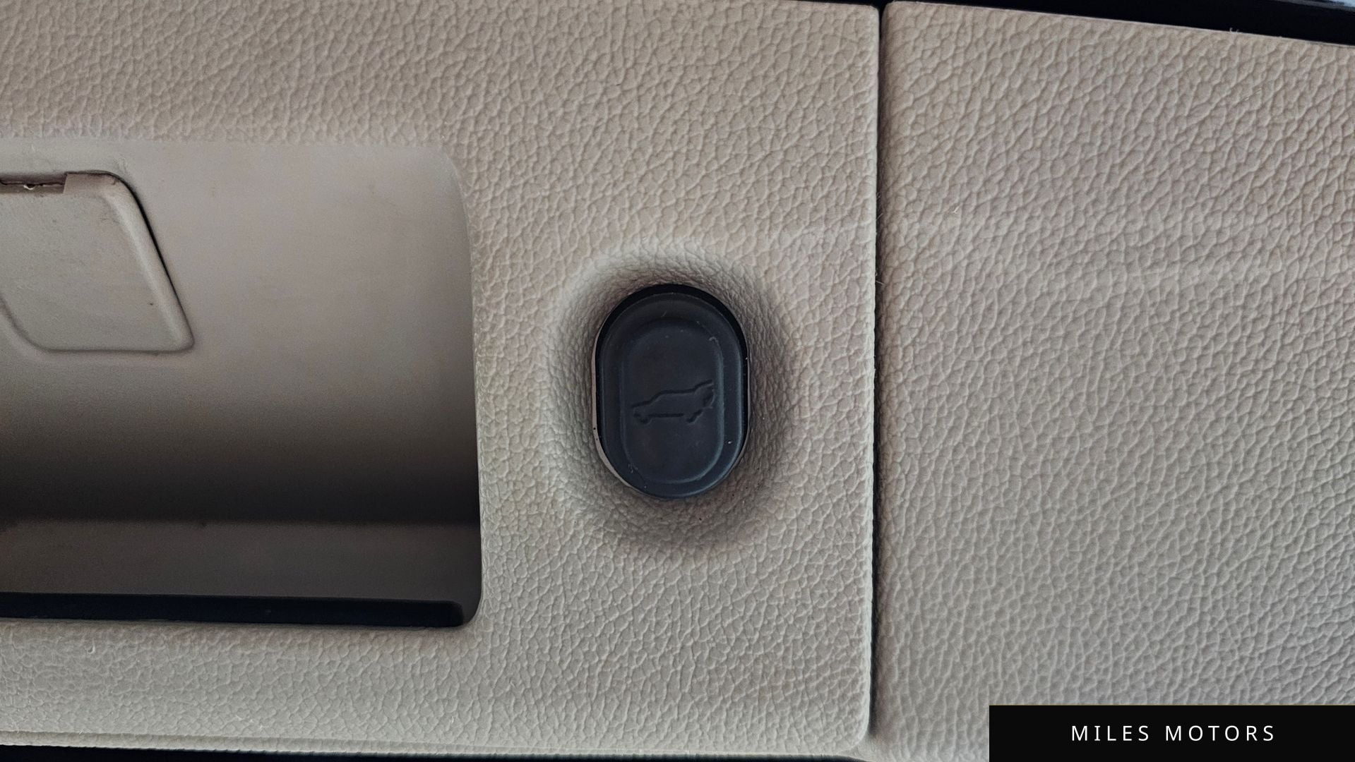 Cadillac 에스컬레이드 2015 — миниатюра 17