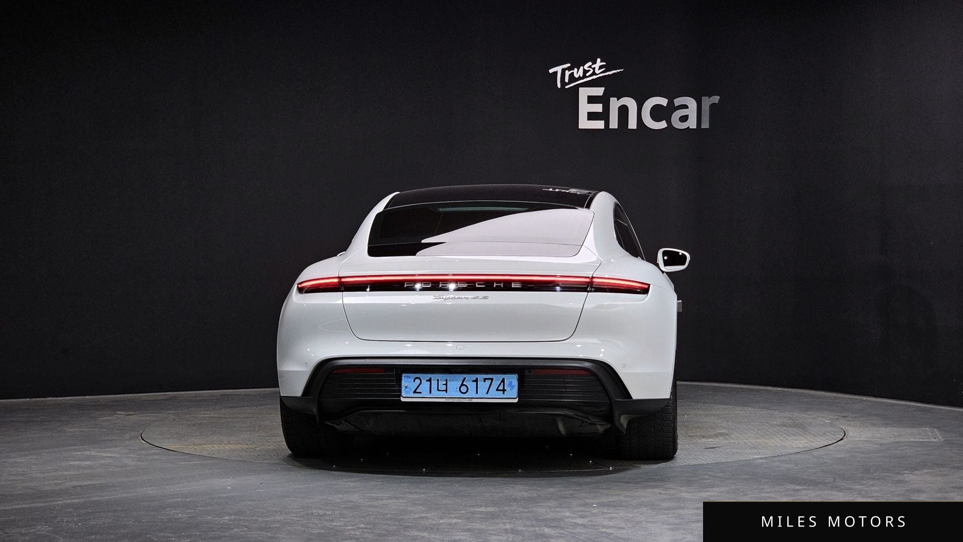 Porsche 타이칸 2021 — миниатюра 4