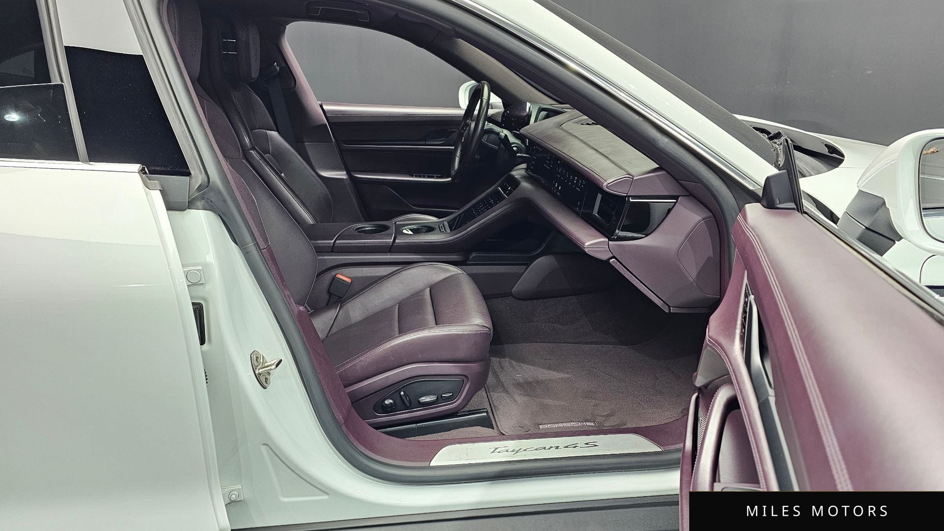 Porsche 타이칸 2021 — миниатюра 17