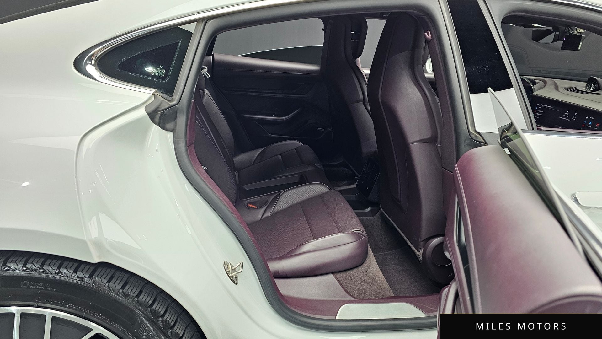 Porsche 타이칸 2021 — миниатюра 18