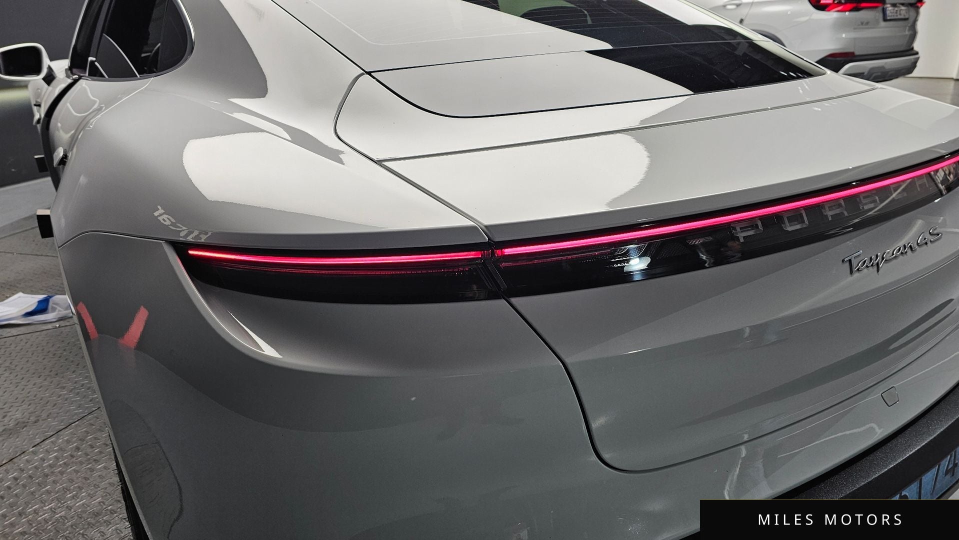 Porsche 타이칸 2021 — миниатюра 9