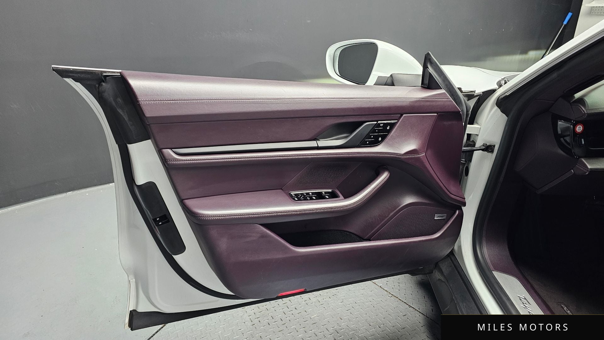 Porsche 타이칸 2021 — миниатюра 14