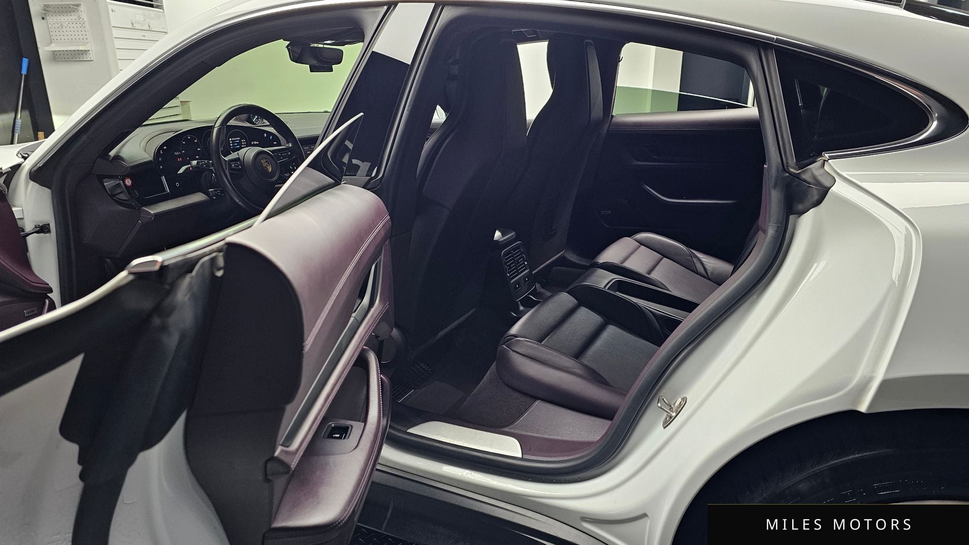 Porsche 타이칸 2021 — миниатюра 16