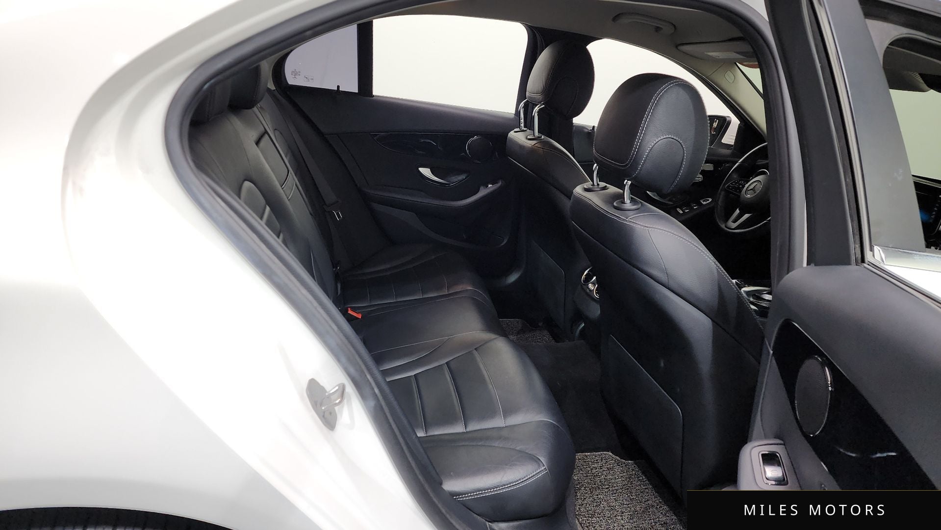 Mercedes-Benz C-Class W205 2019 — миниатюра 19